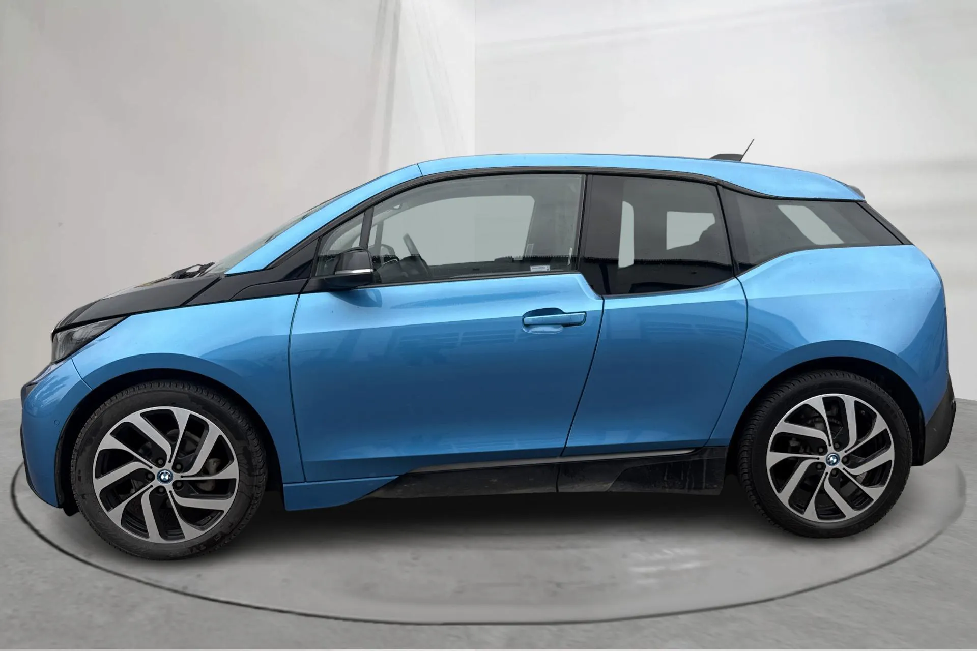 Presentationsfoto 2 av 17: BMW i3 94Ah, I01 (170hk) - 15 446 mil - Automat - blå - 2017