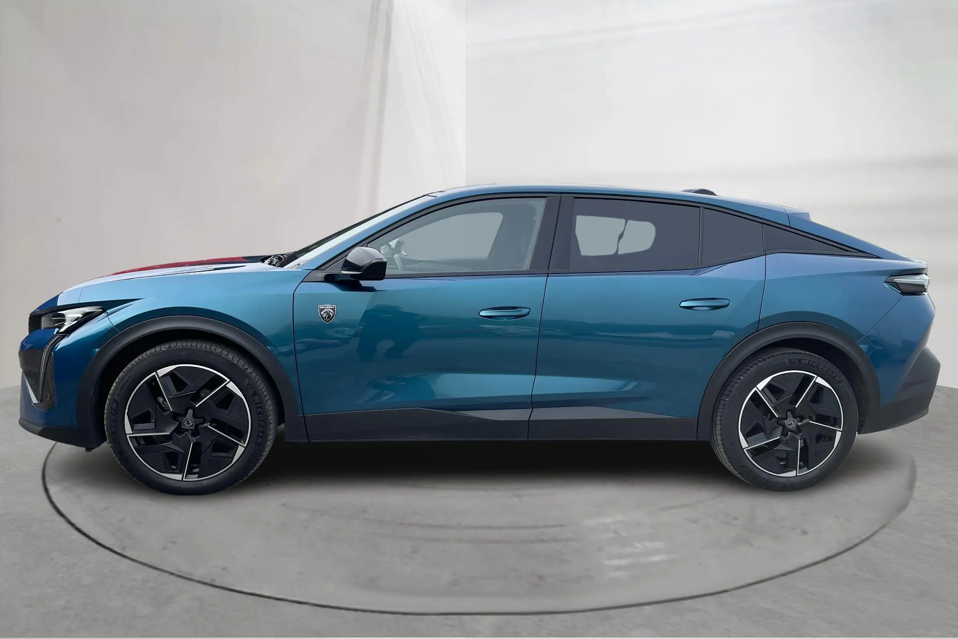Zdjęcie prezentacyjne 2 z 17: Peugeot 408 PureTech (130hk) - 51 470 km - Automatyczna - niebieski - 2024