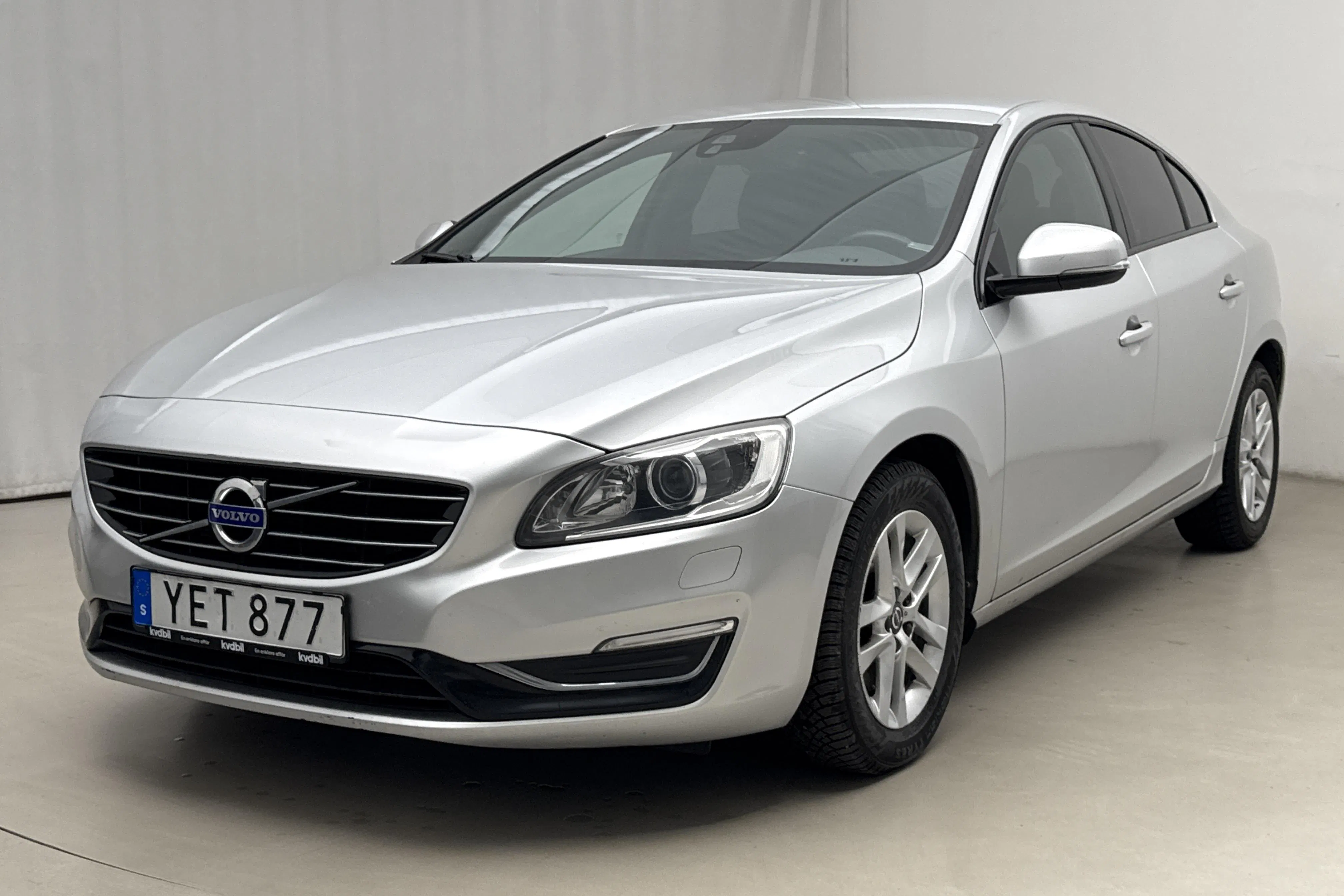 Presentationsfoto 1 av 17: Volvo S60 D3 (150hk) - 12 800 mil - Automat - silver - 2017