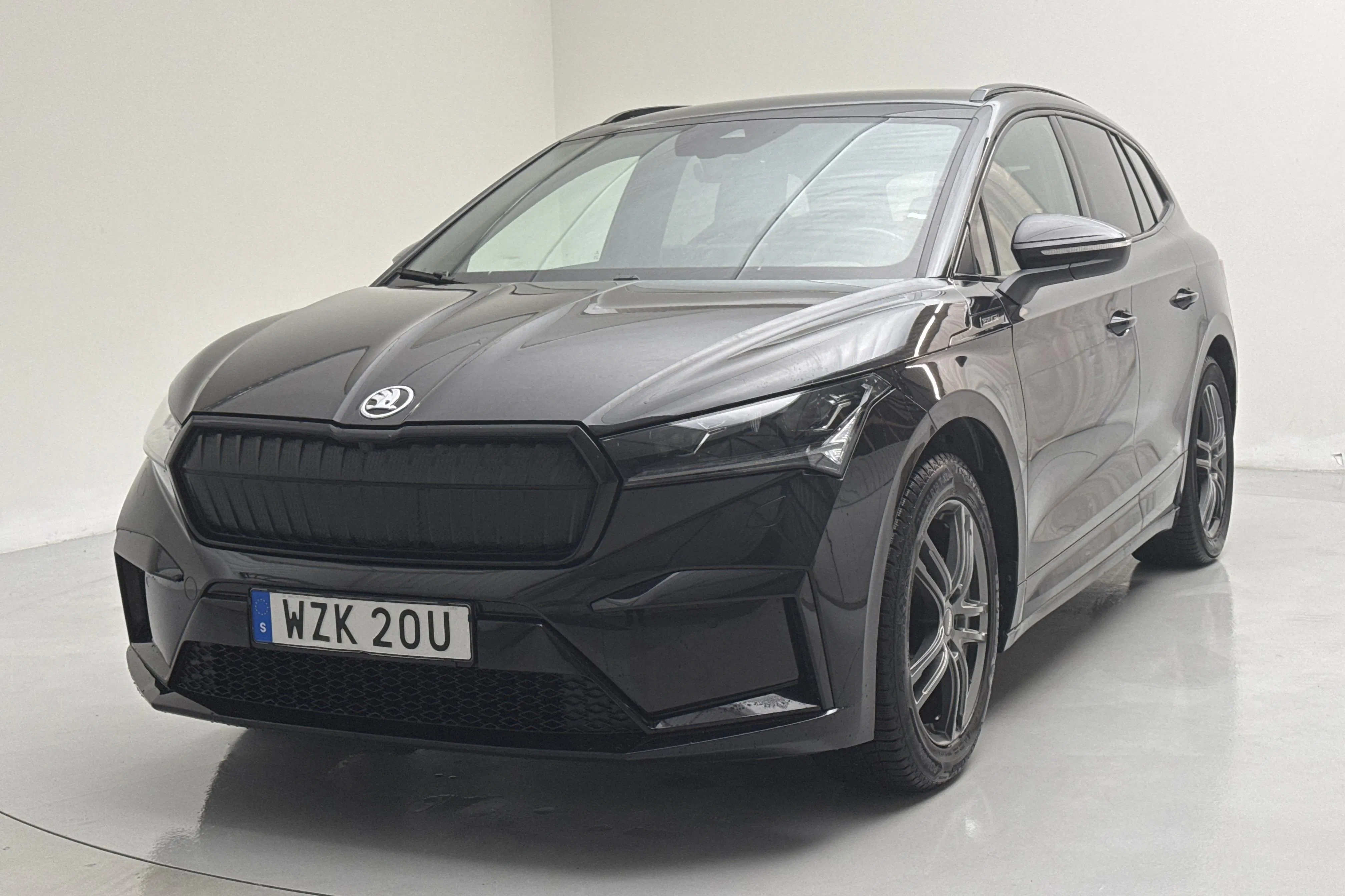 Presentation photo 1 of 18: Skoda Enyaq iV 80x (265hk) - 110 540 km - Automatic - black - 2023