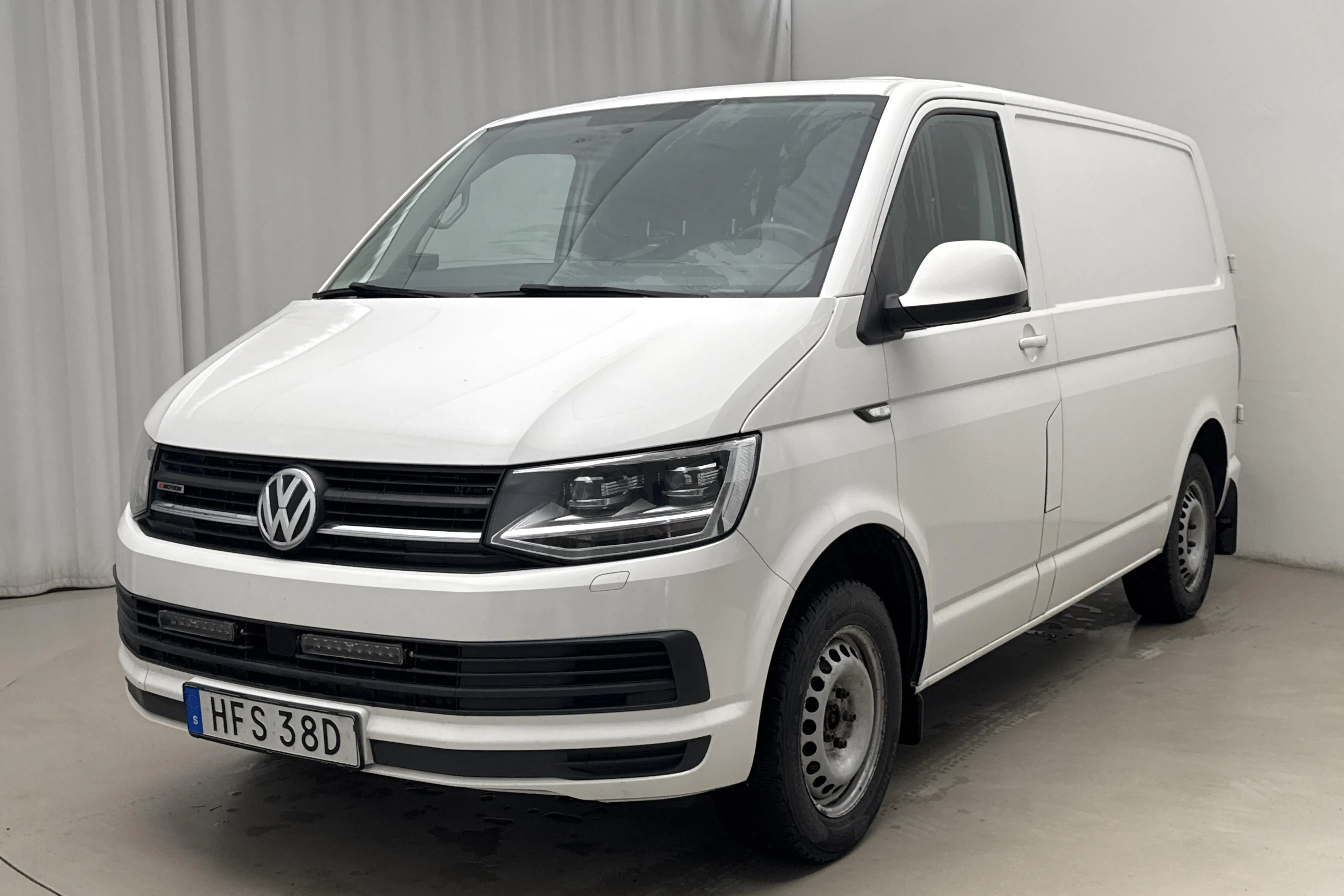 Presentation photo 1 of 15: VW Transporter T6 2.0 TDI BMT Skåp 4MOTION (150hk) - 166 880 km - Manual - white - 2019