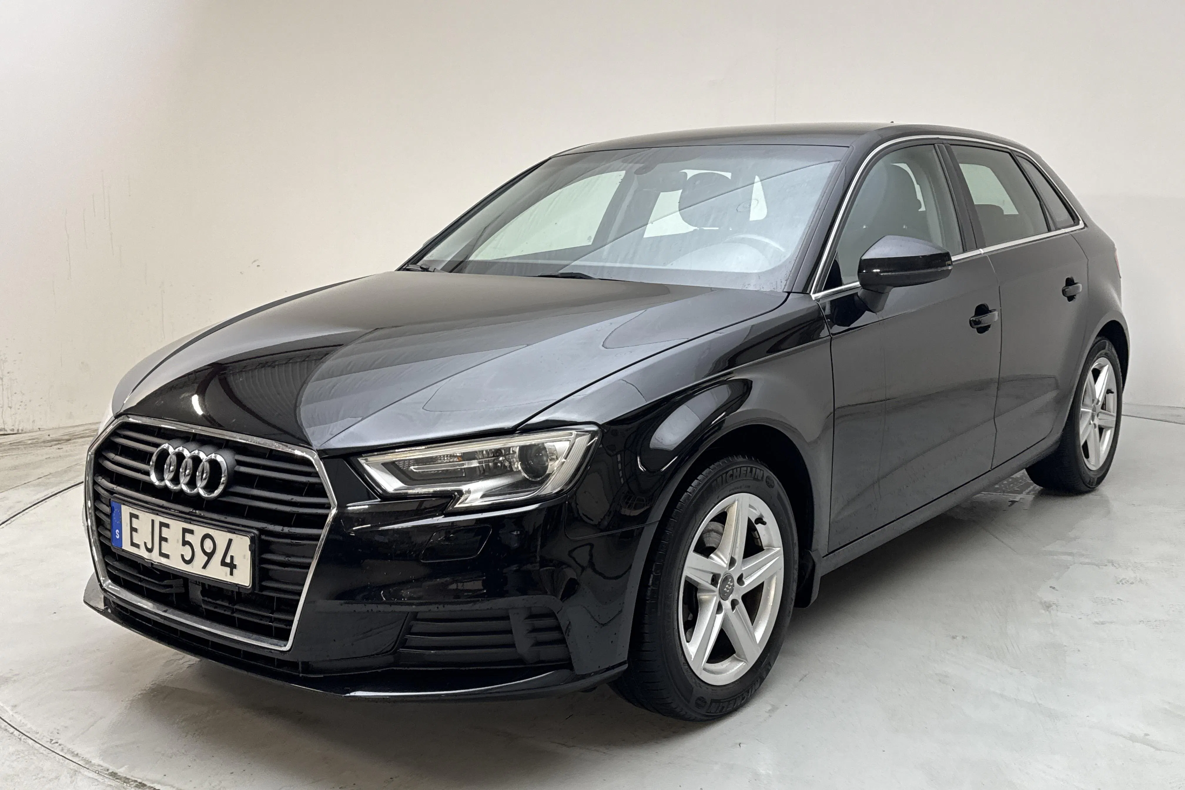 Presentation photo 1 of 12: Audi A3 Sportback 35 TFSI (150hk) - 90 760 km - Automatic - black - 2019