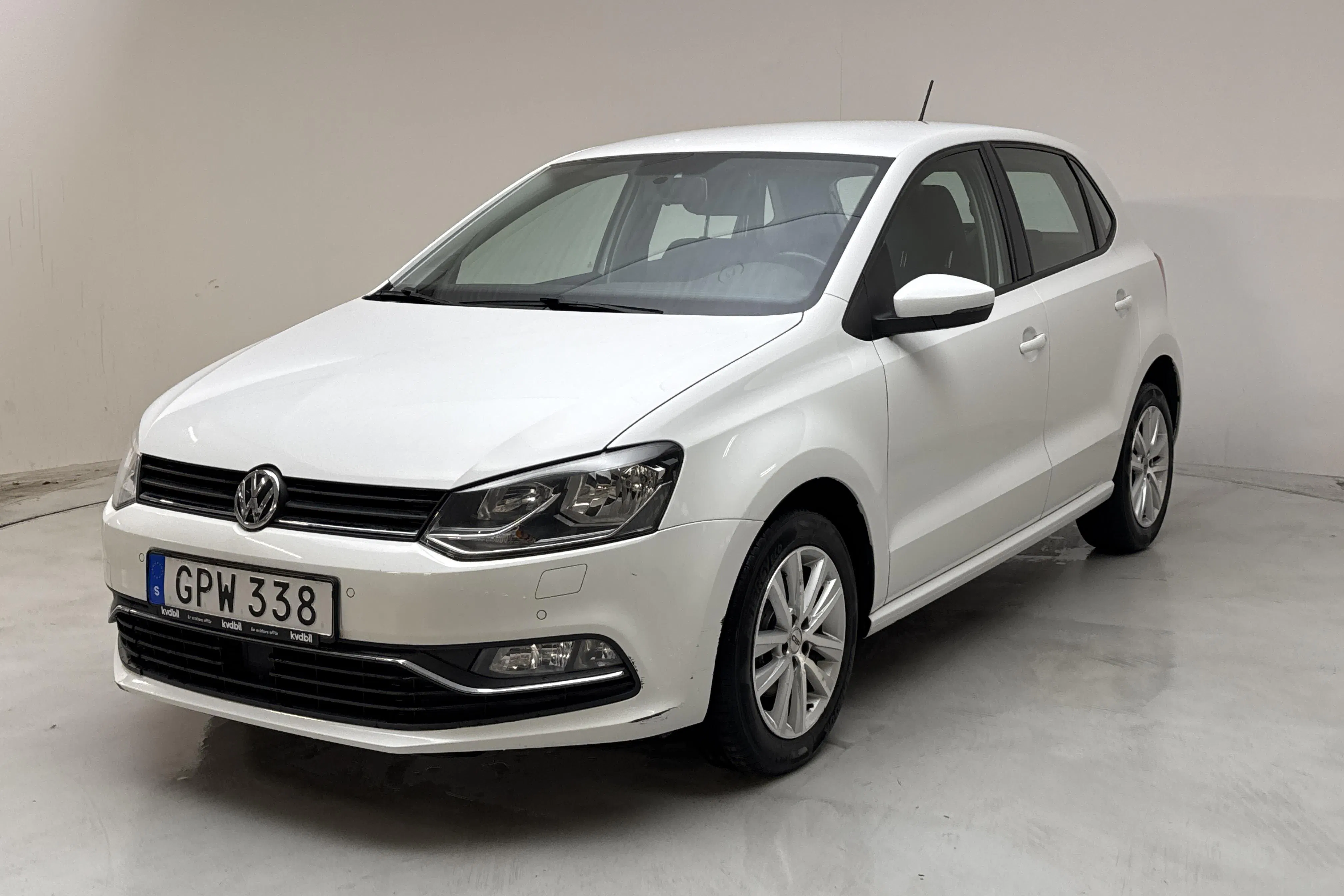Presentation photo 1 of 12: VW Polo 1.2 TSI 5dr (90hk) - 142 380 km - Manual - white - 2016