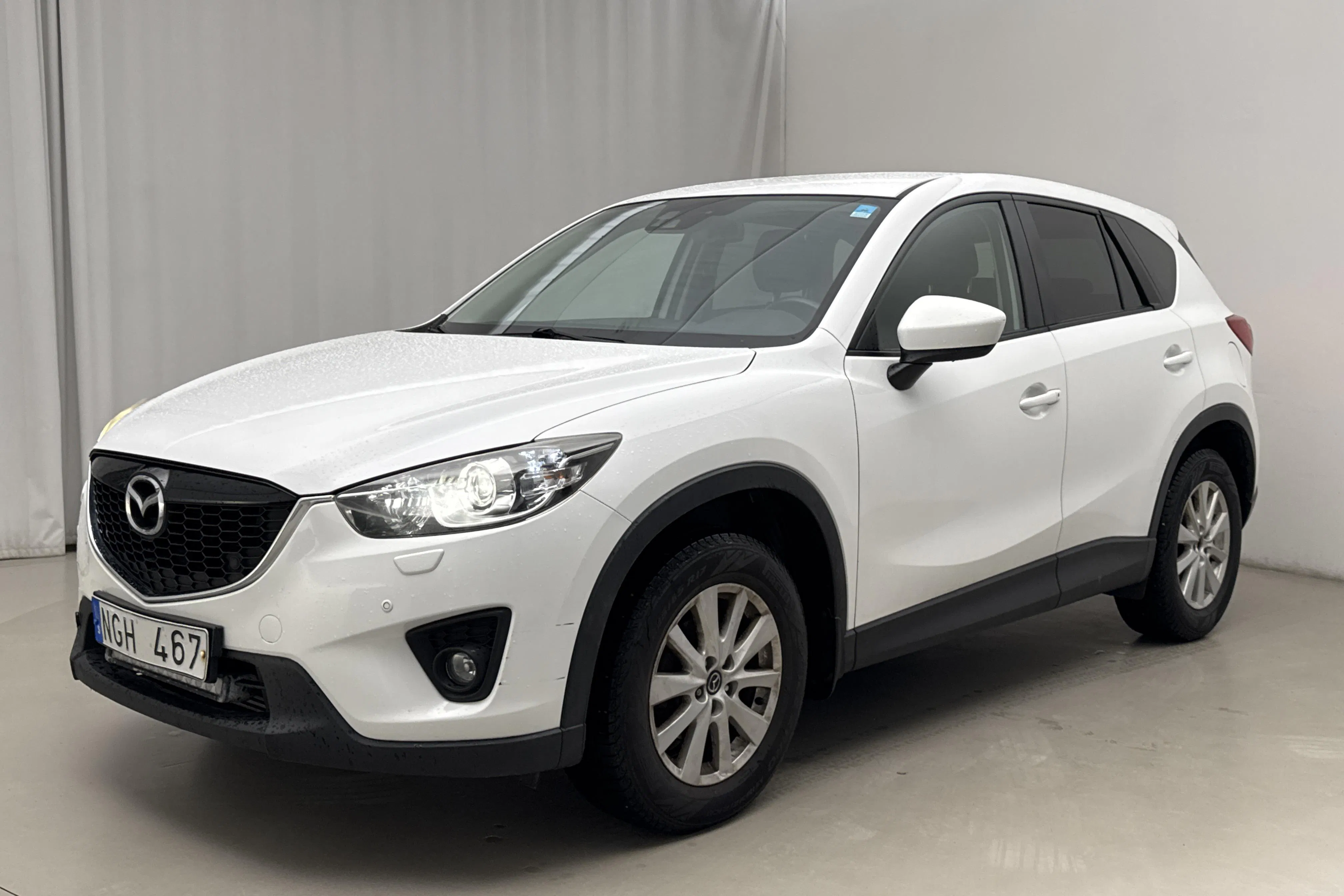 Presentationsfoto 1 av 16: Mazda CX-5 2.2 DE AWD (150hk) - 16 872 mil - Automat - vit - 2013
