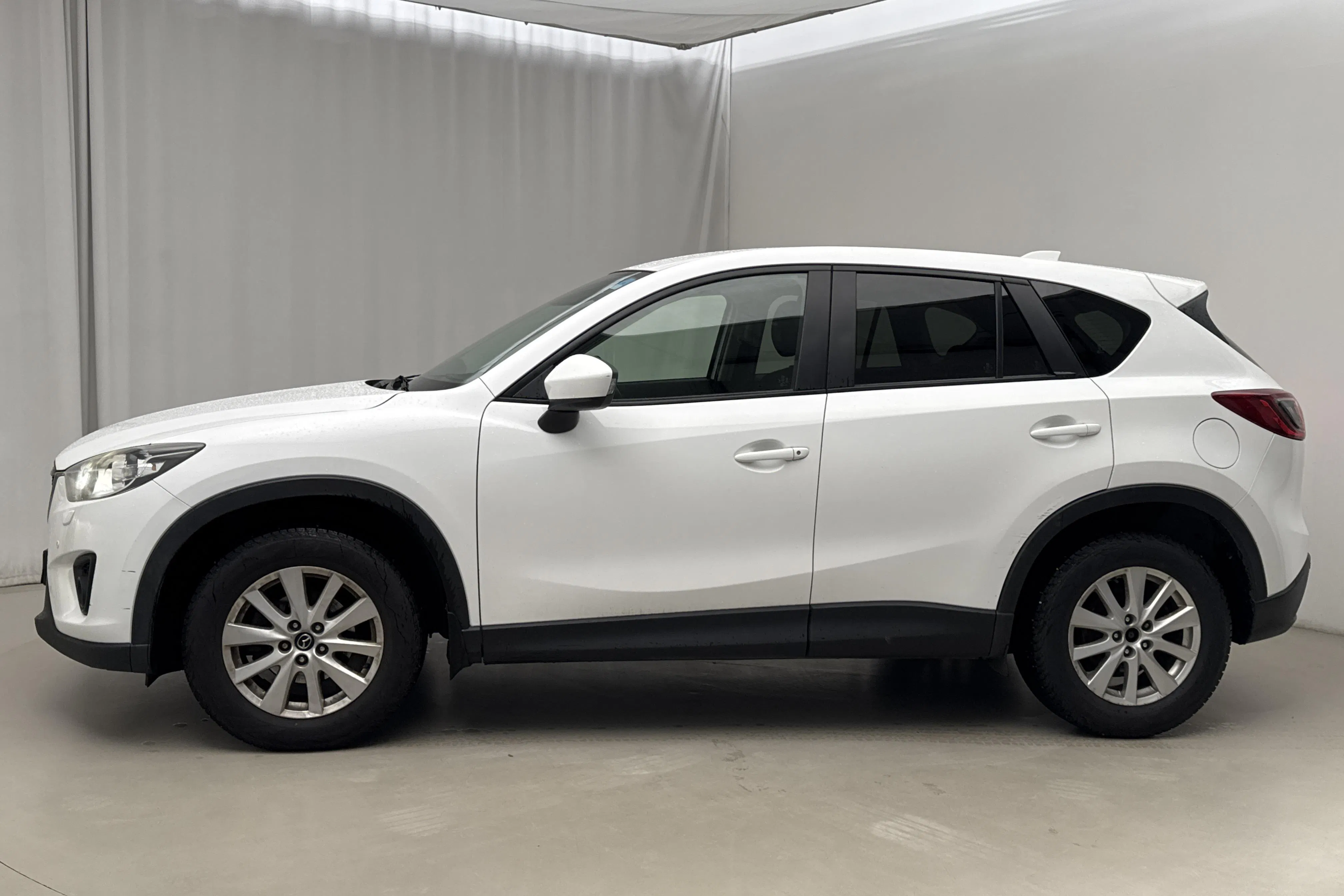 Presentationsfoto 2 av 16: Mazda CX-5 2.2 DE AWD (150hk) - 16 872 mil - Automat - vit - 2013