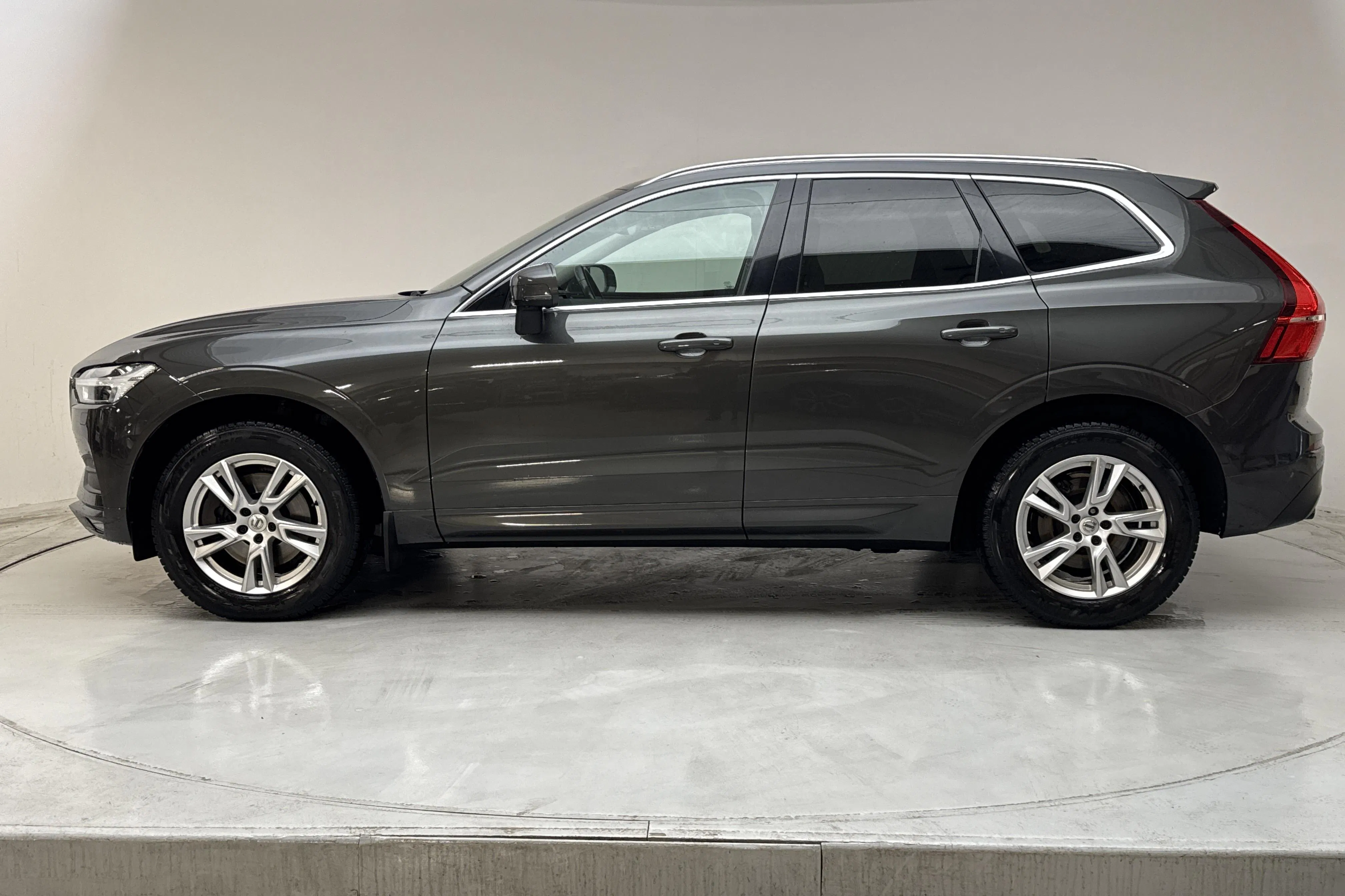 Presentation photo 2 of 15: Volvo XC60 T4 2WD (190hk) - 102 020 km - Automatic - dark grey - 2019