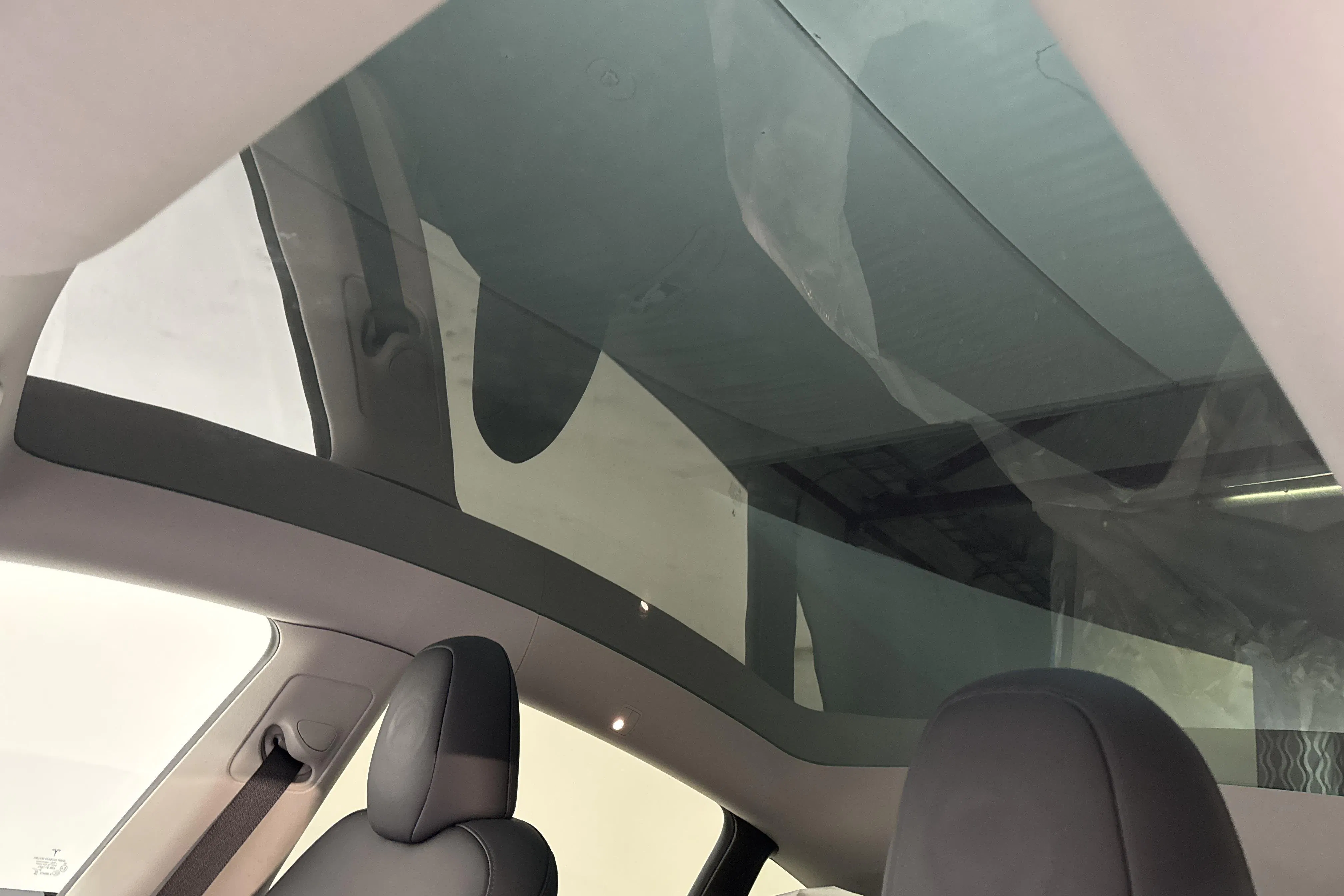 Presentationsfoto 19 av 19: Tesla Model Y Long Range Dual Motor AWD - 12 205 mil - Automat - vit - 2022