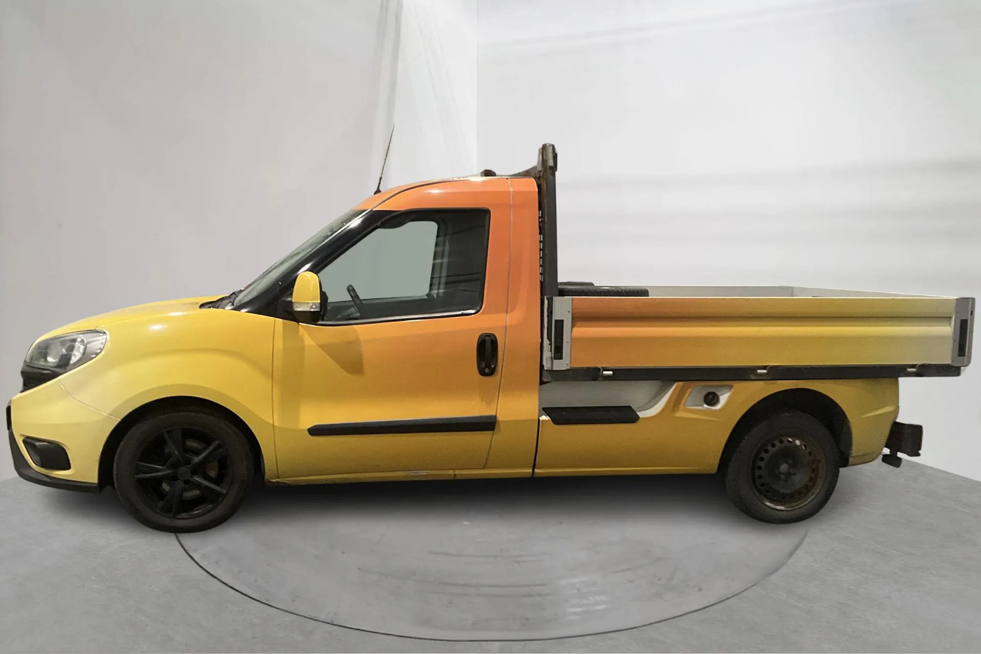 Presentationsfoto 2 av 13: Fiat Doblo 1.6 MJT (105hk) - 19 780 mil - Manuell - vit - 2018