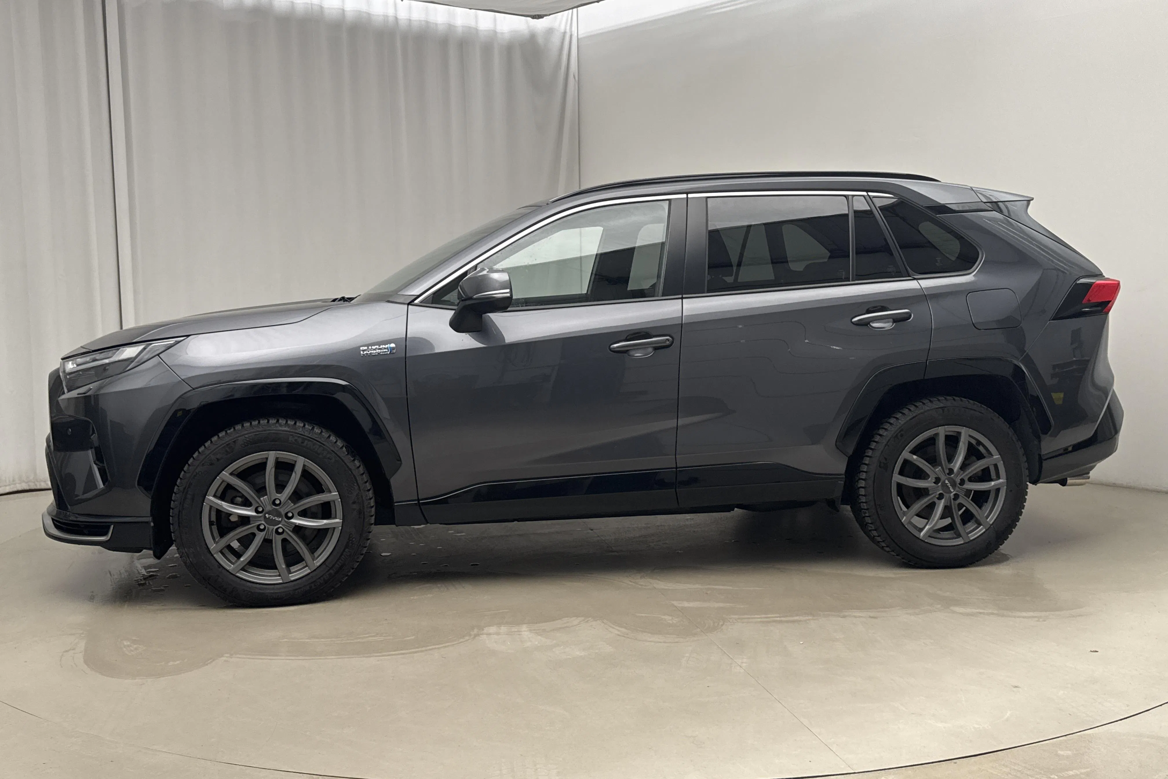 Presentation photo 2 of 20: Toyota RAV4 2.5 Plug-in Hybrid AWDi (306hk) - 136 420 km - Automatic - dark grey - 2022