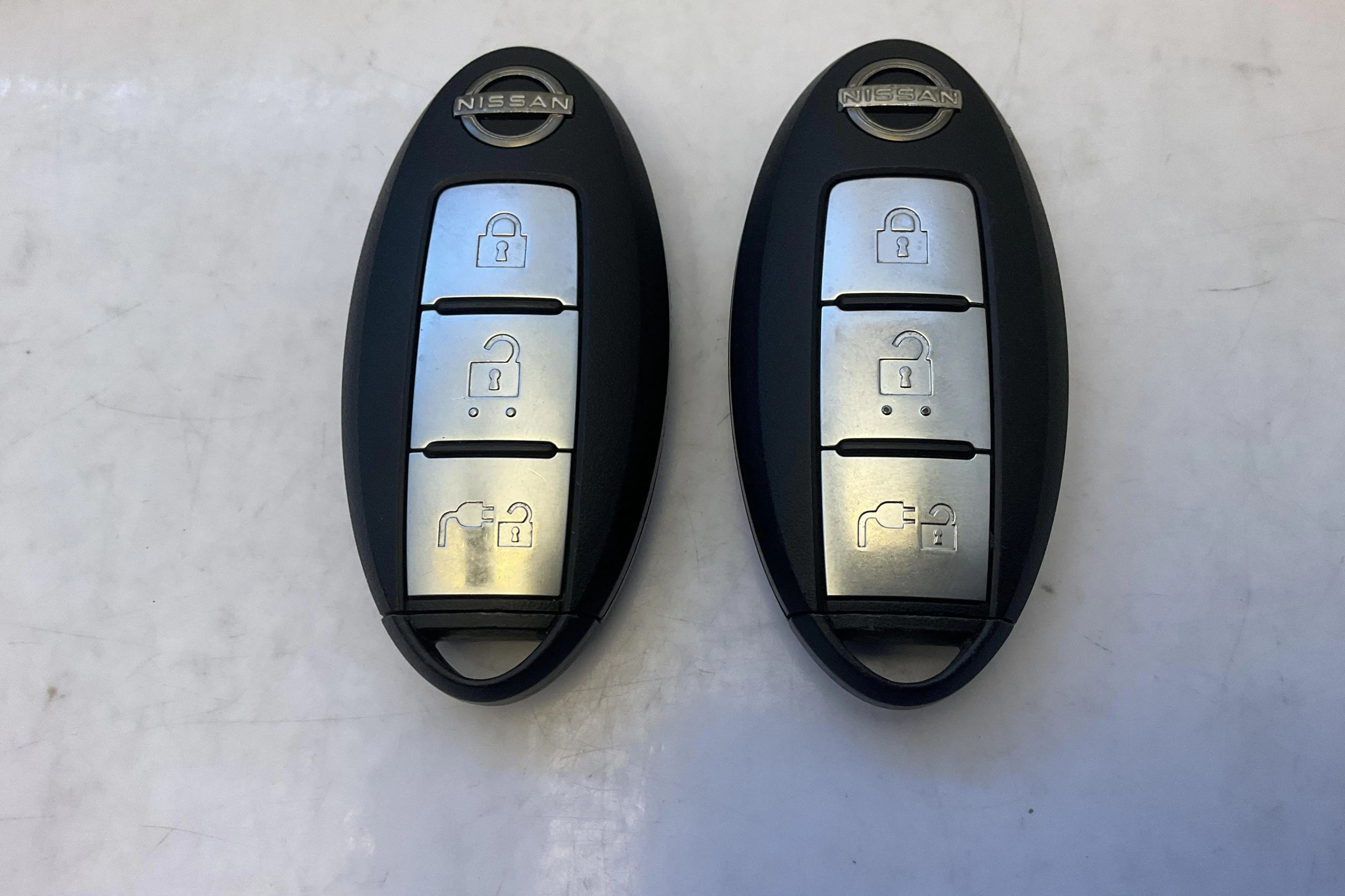 Presentationsfoto 15 av 15: Nissan LEAF 5dr 39kWh (150hk) - 5 499 mil - Automat - röd - 2023