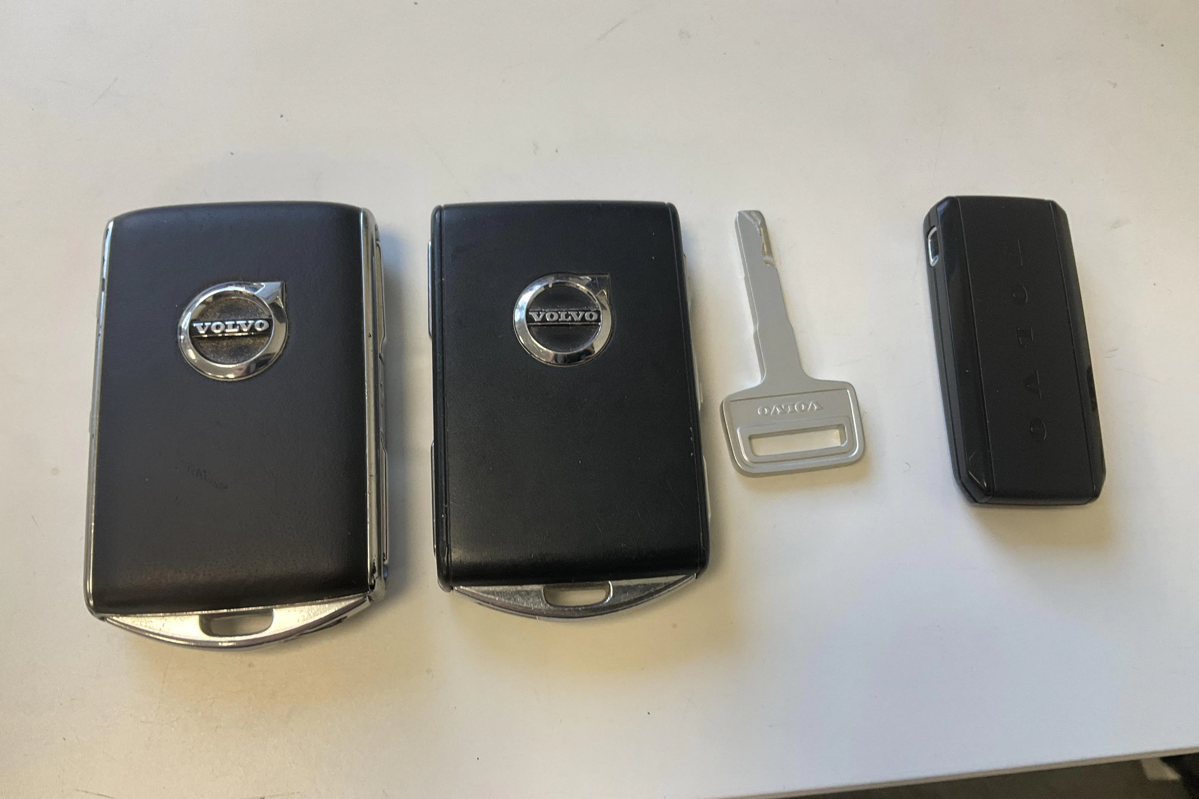 Presentationsfoto 18 av 18: Volvo V90 D4 Cross Country AWD (190hk) - 21 666 mil - Manuell - grå - 2017