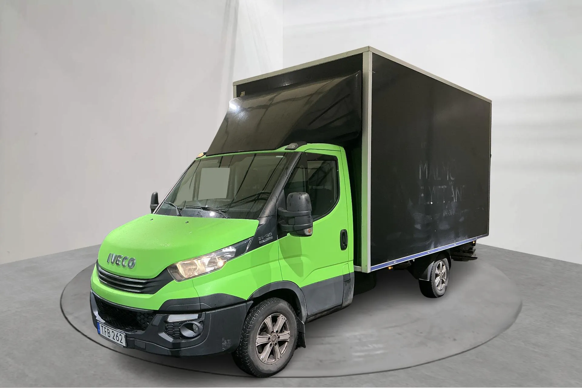 Presentationsfoto 1 av 15: Iveco Daily 35 2.3 Volymskåp (156hk) - 16 092 mil - Automat - 2018