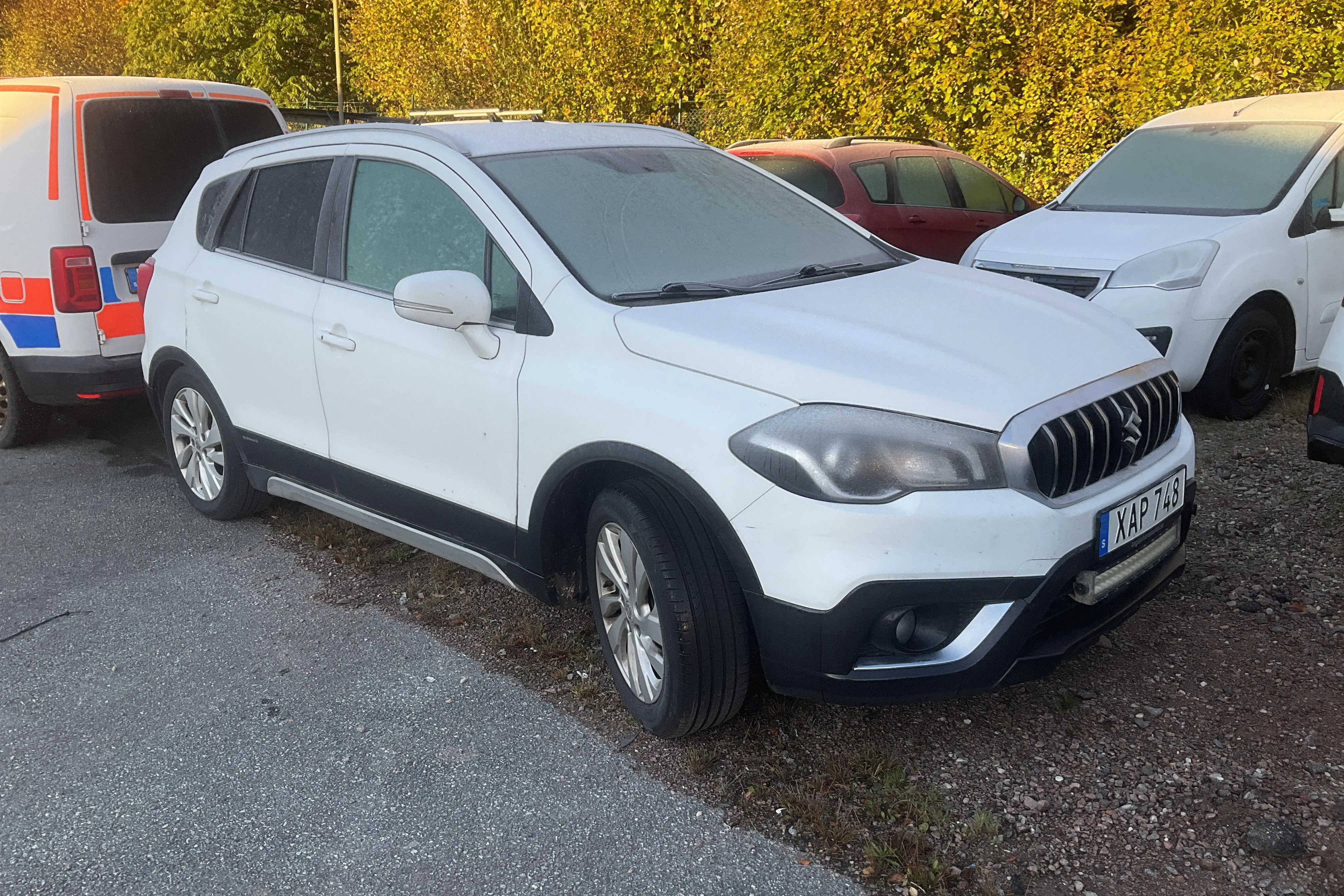 Presentationsfoto 1 av 16: Suzuki S-Cross 1.0T Allgrip 4x4 (112hk) - 21 792 mil - Manuell - vit - 2017