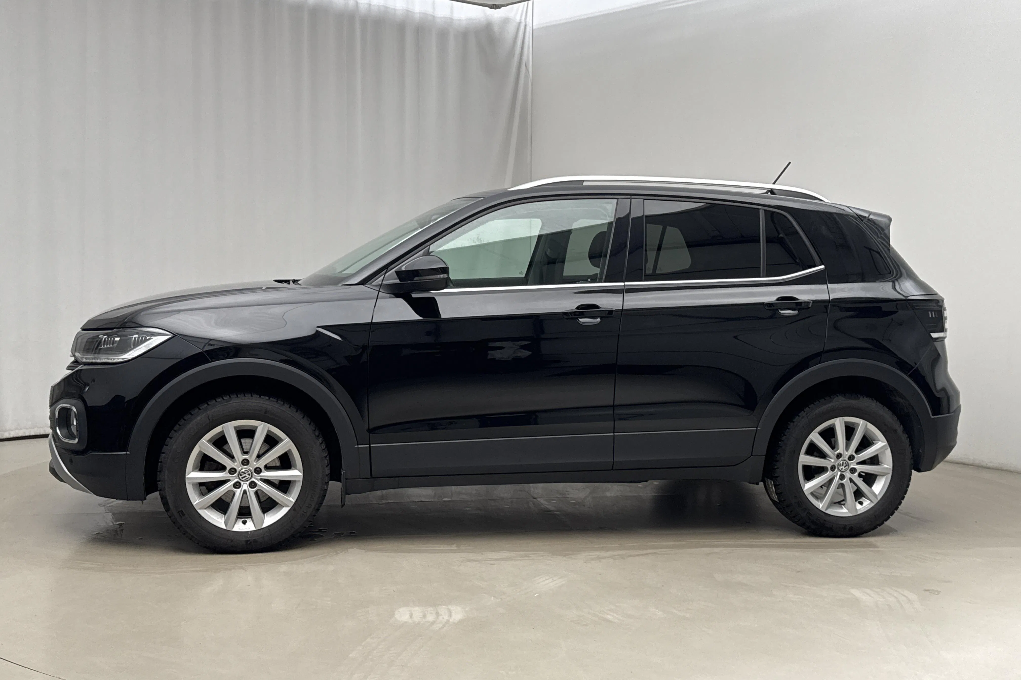Presentation photo 2 of 14: VW T-Cross 1.0 TSI (115hk) - 62 390 km - Automatic - black - 2020