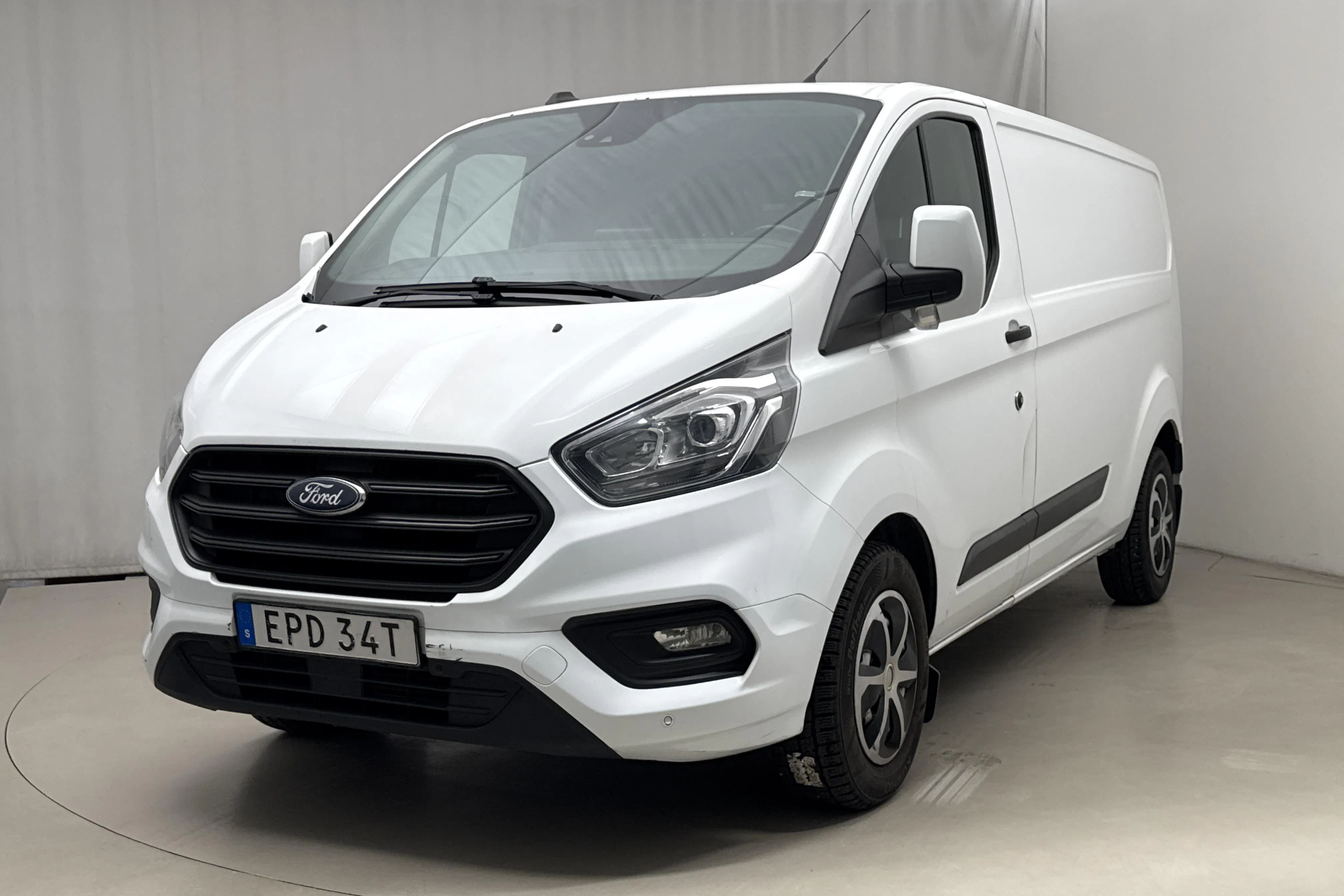 Presentationsfoto 1 av 18: Ford Transit Custom 300 (130hk) - 13 705 mil - Automat - vit - 2021
