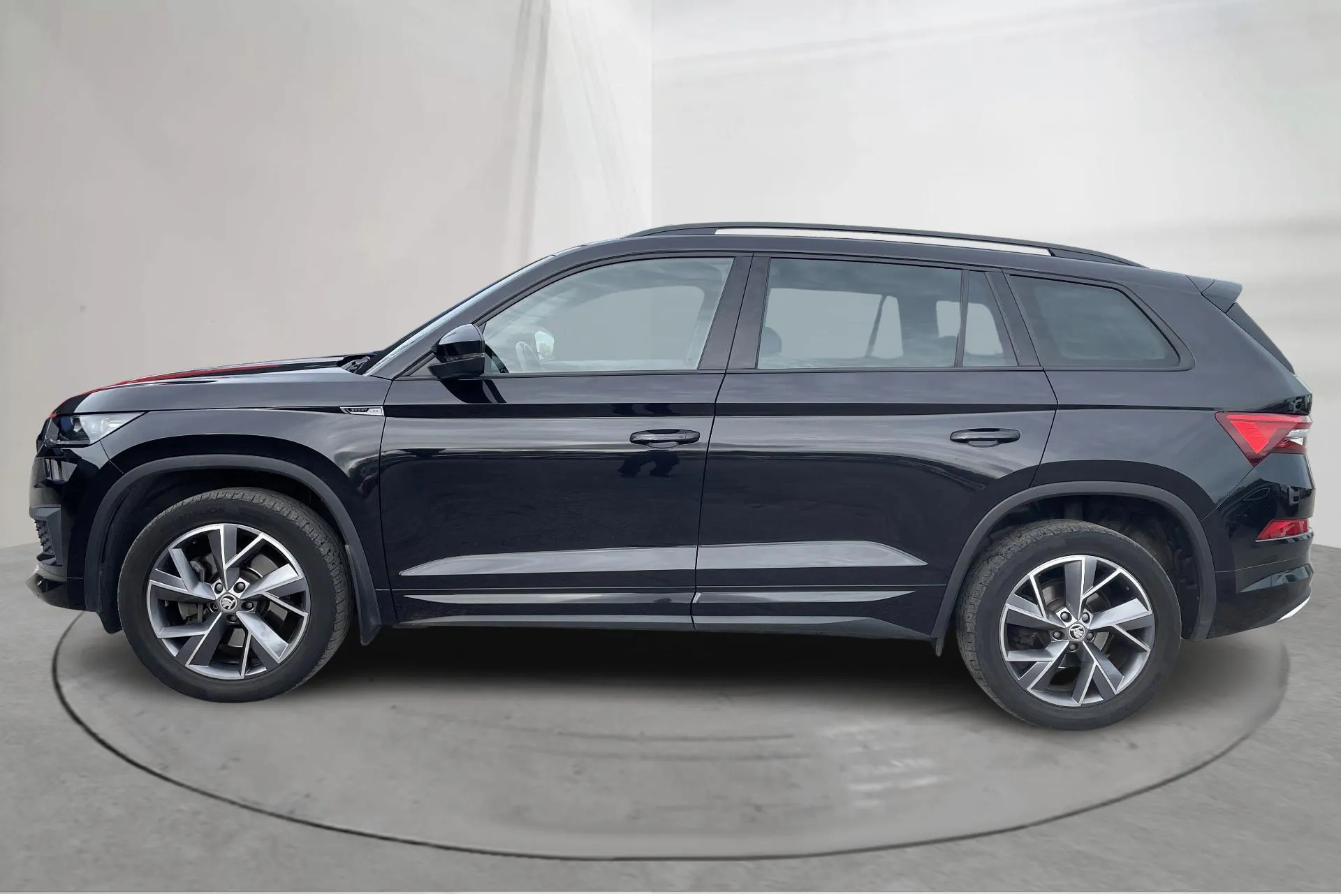 Presentationsfoto 2 av 23: Skoda Kodiaq 2.0 TSI 4X4 (190hk) - 6 275 mil - Automat - svart - 2022