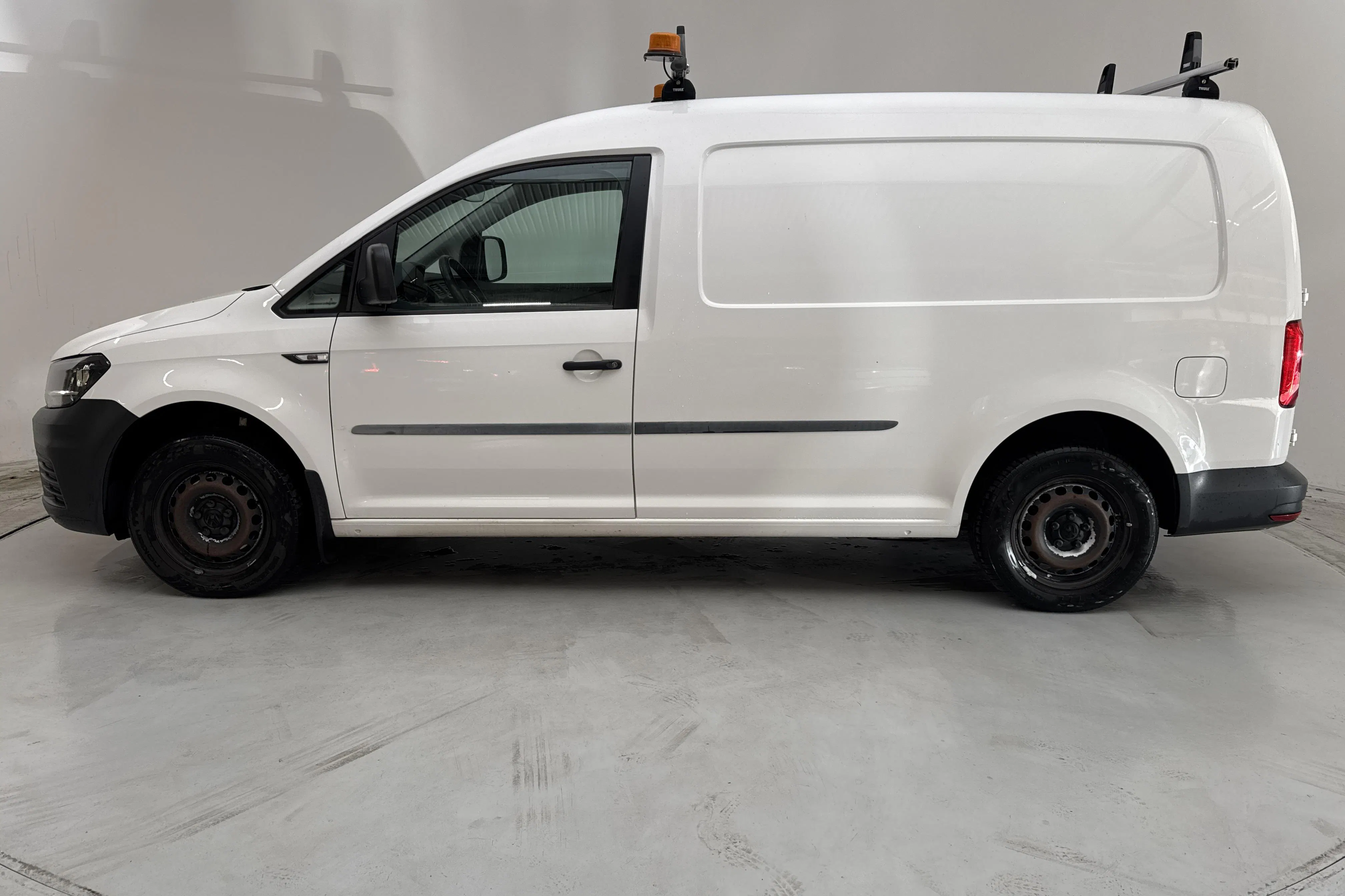 Presentationsfoto 2 av 11: VW Caddy 1.4 TGI Maxi Skåp (110hk) - 15 149 mil - Automat - vit - 2017
