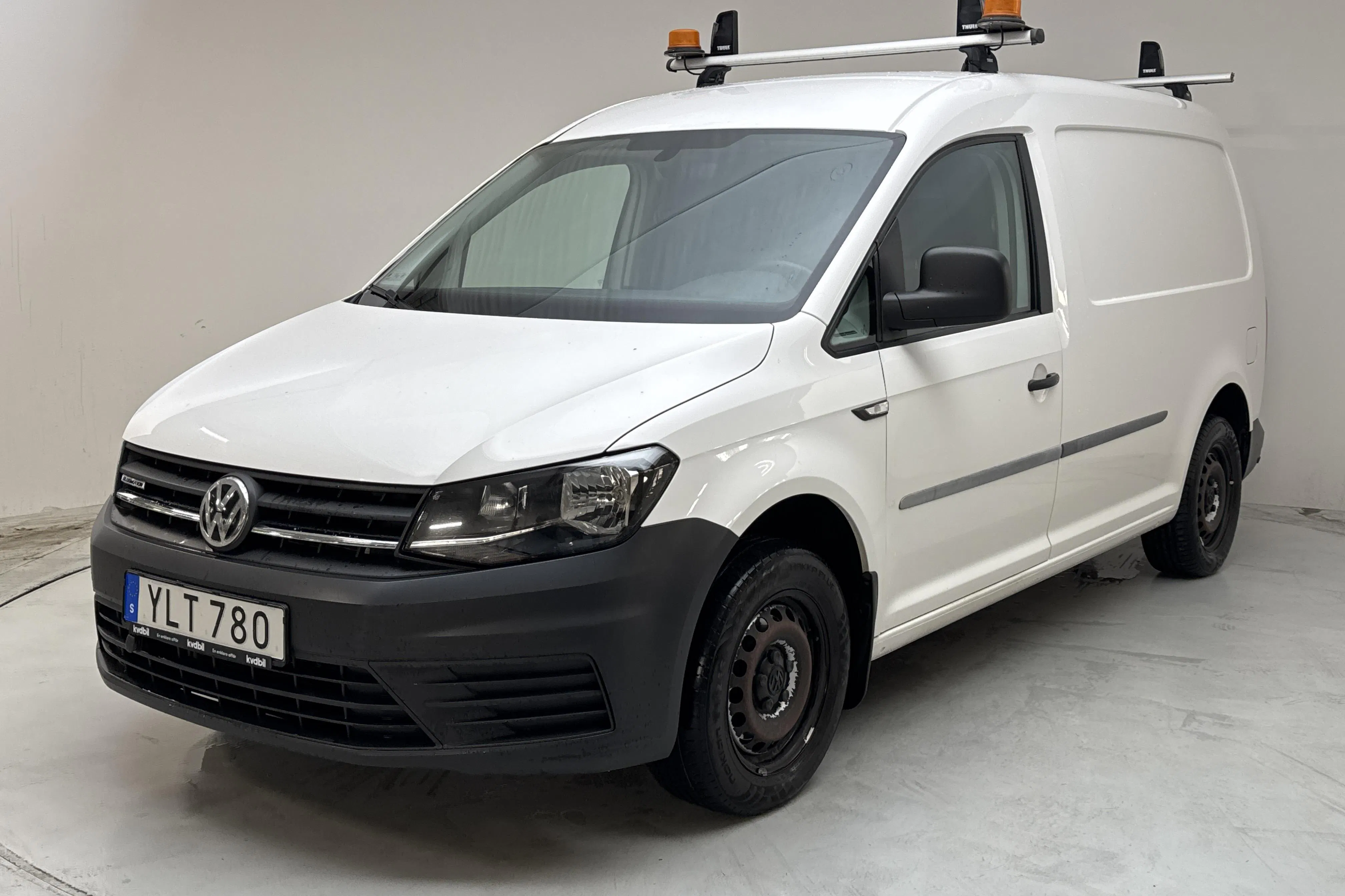 Presentationsfoto 1 av 11: VW Caddy 1.4 TGI Maxi Skåp (110hk) - 15 149 mil - Automat - vit - 2017