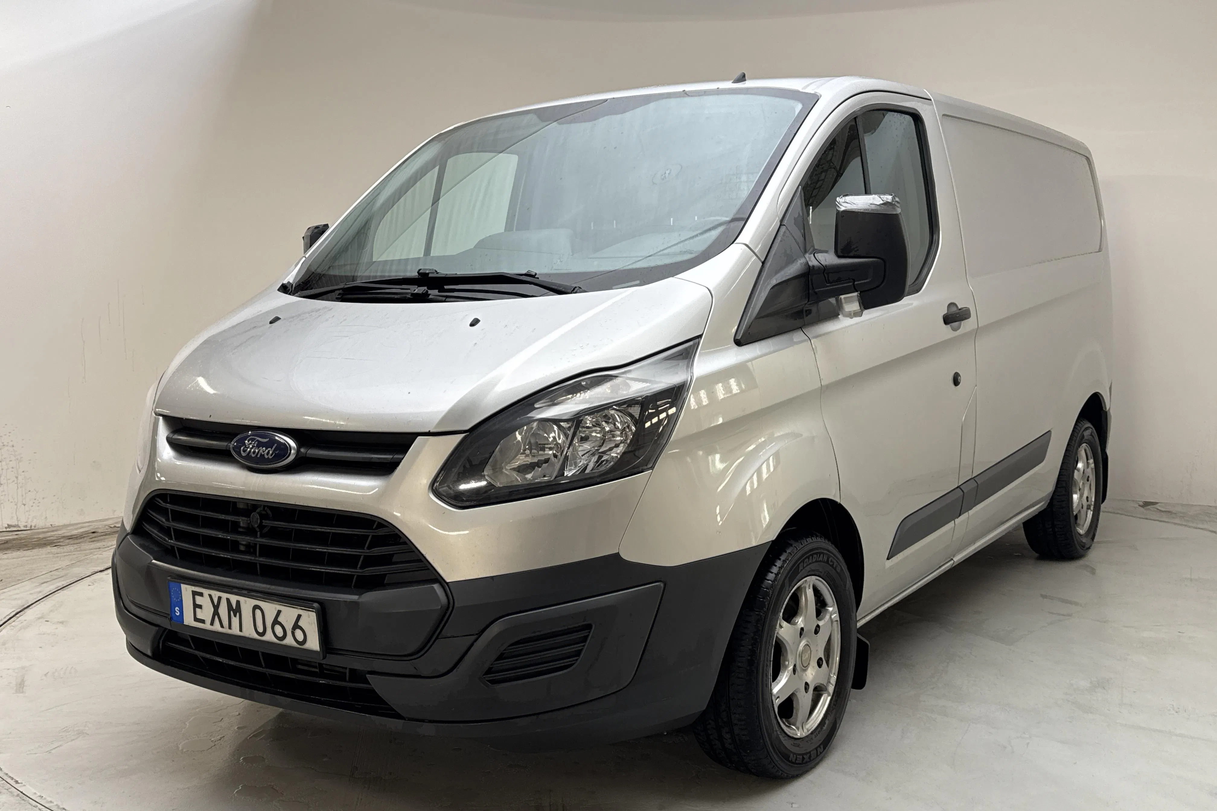 Presentationsfoto 1 av 13: Ford Transit Custom 270 (100hk) - 21 717 mil - Manuell - grå - 2015
