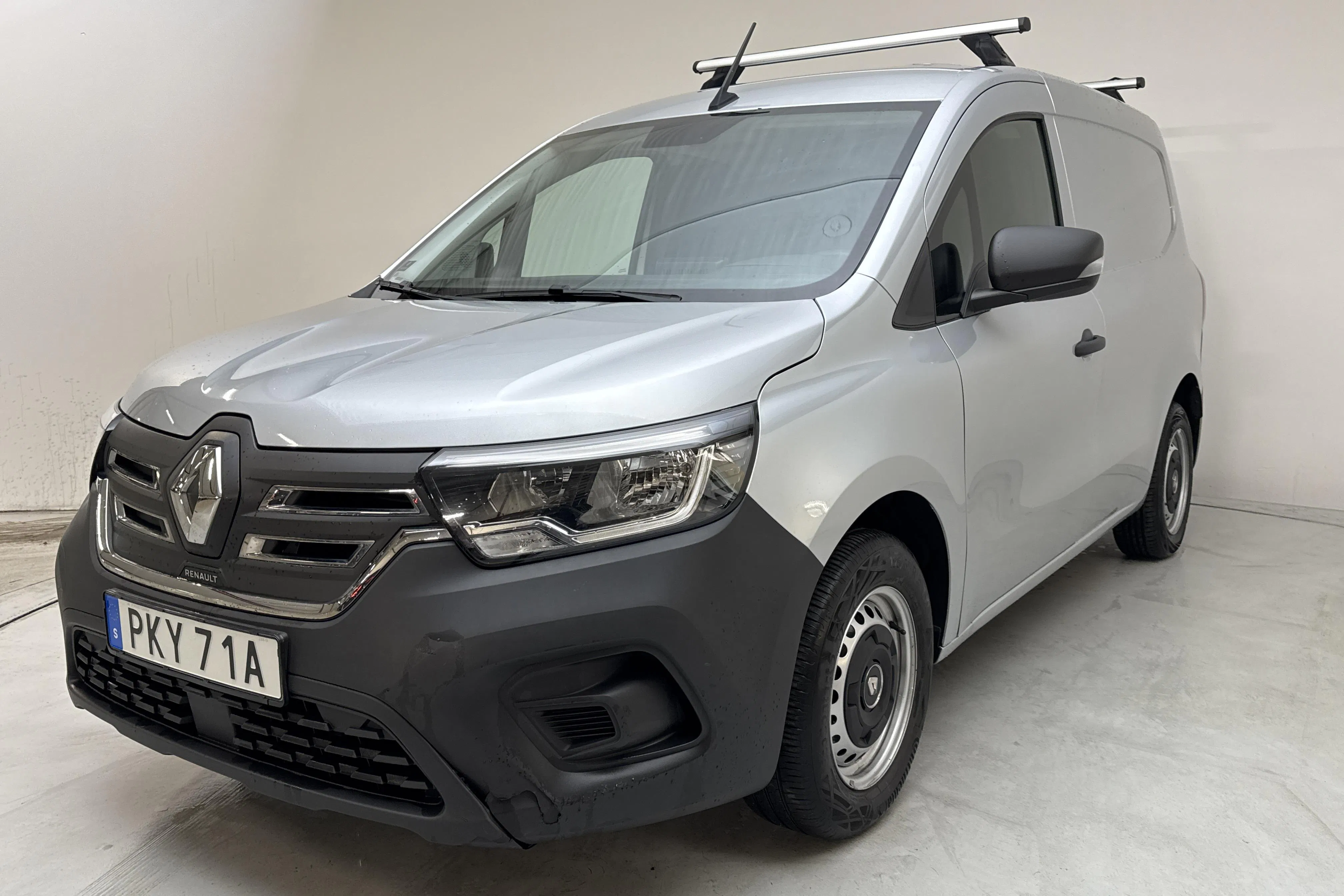Presentationsfoto 1 av 15: Renault Kangoo E-Tech 45kWh Skåp (120hk) - 3 328 mil - Automat - grå - 2023