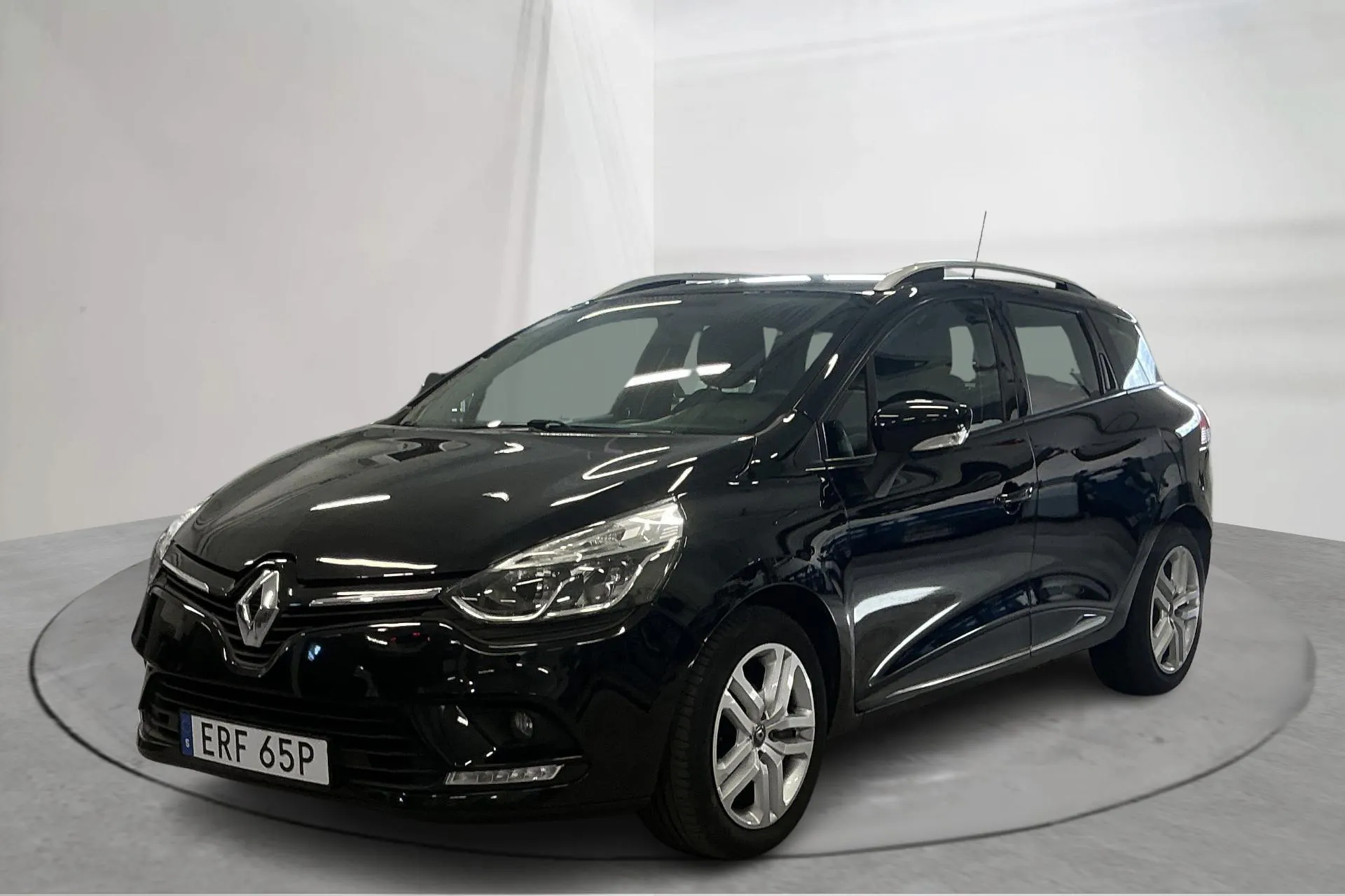 Presentationsfoto 1 av 13: Renault Clio IV 0.9 TCe 90 5dr (90hk) - 8 663 mil - Manuell - svart - 2020