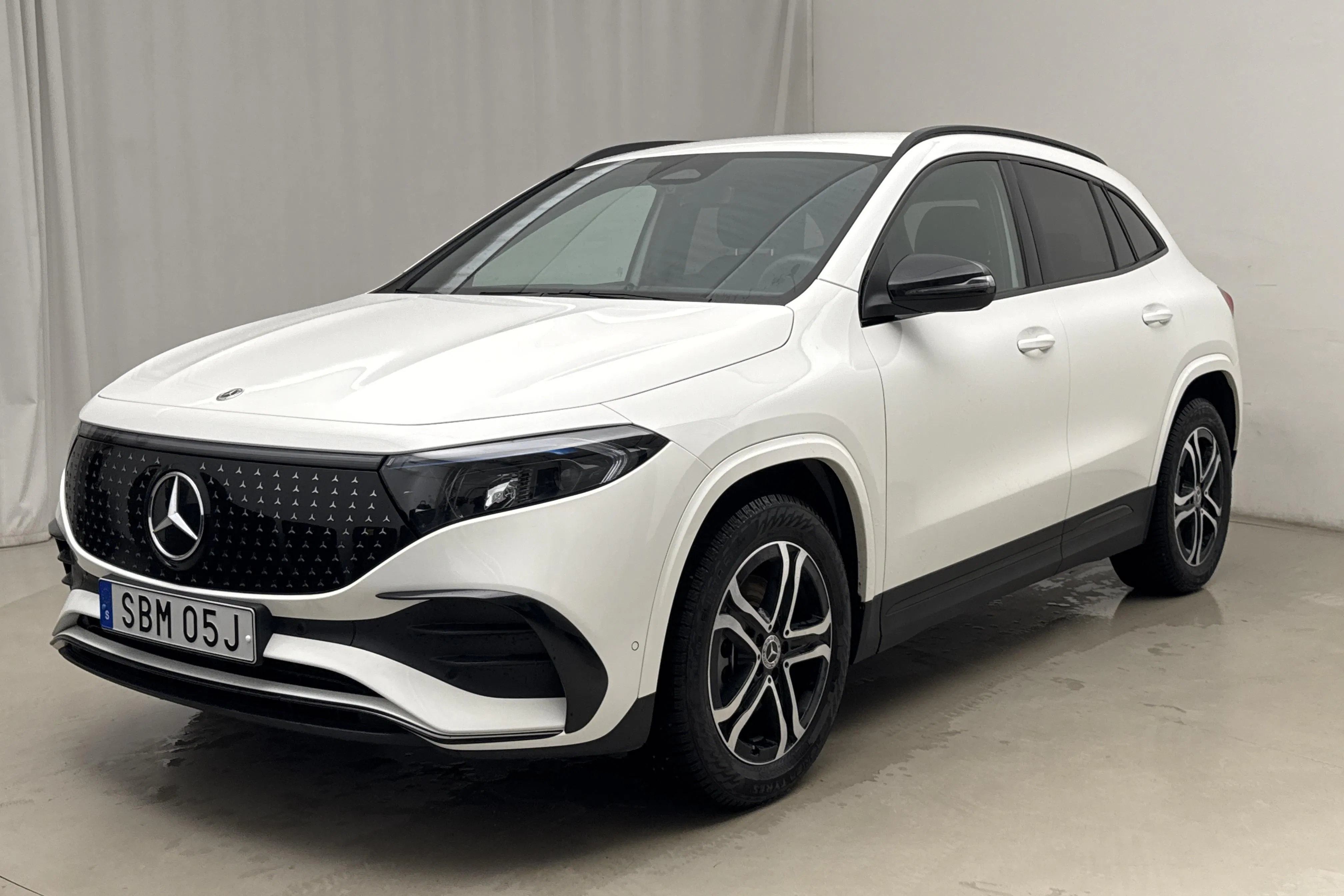 Presentation photo 1 of 19: Mercedes EQA 250+ H243 (190hk) - 11 020 km - Automatic - white - 2026
