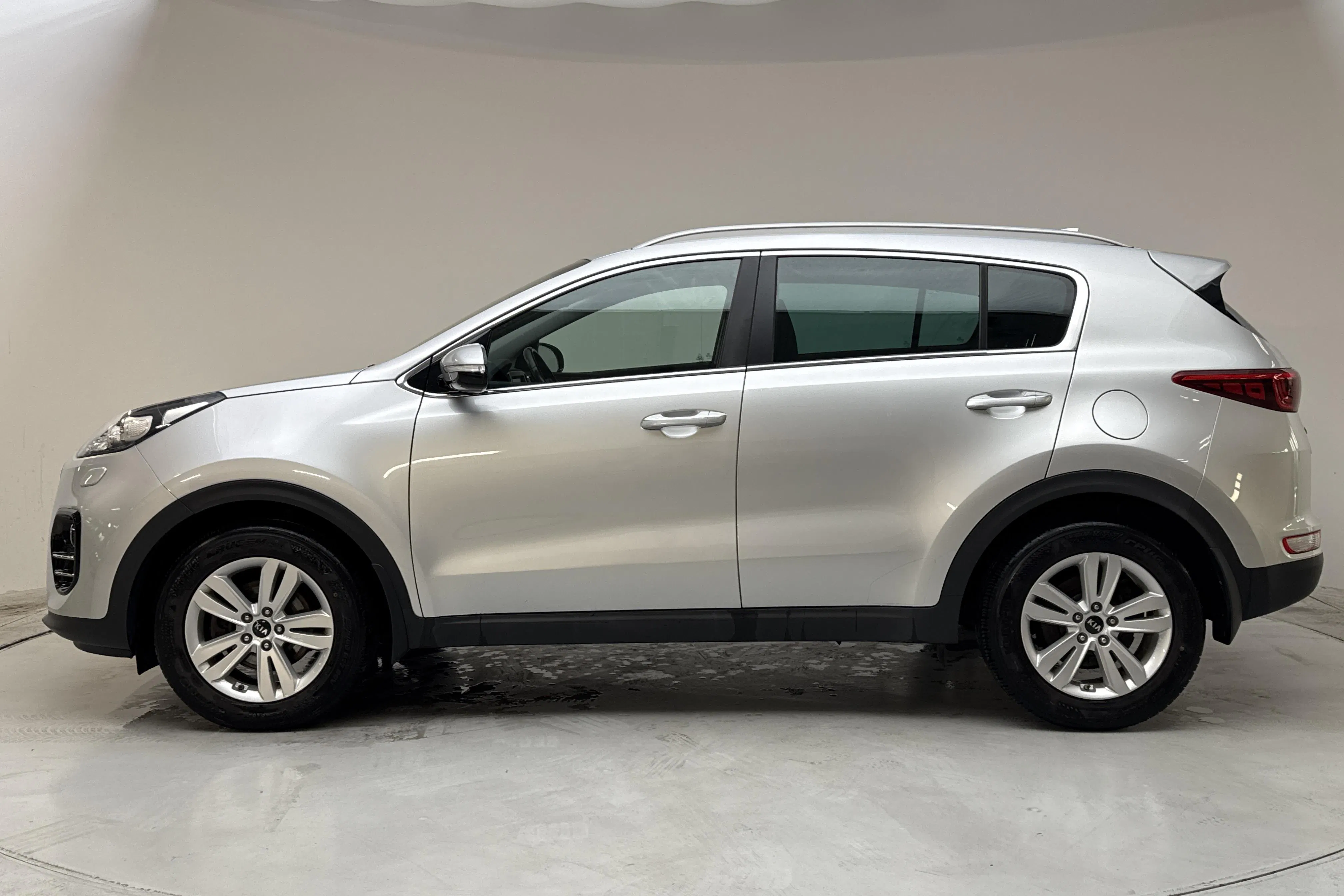 Presentation photo 2 of 14: KIA Sportage 1.7 CRDi 2WD (115hk) - 78 460 km - Manual - gray - 2016