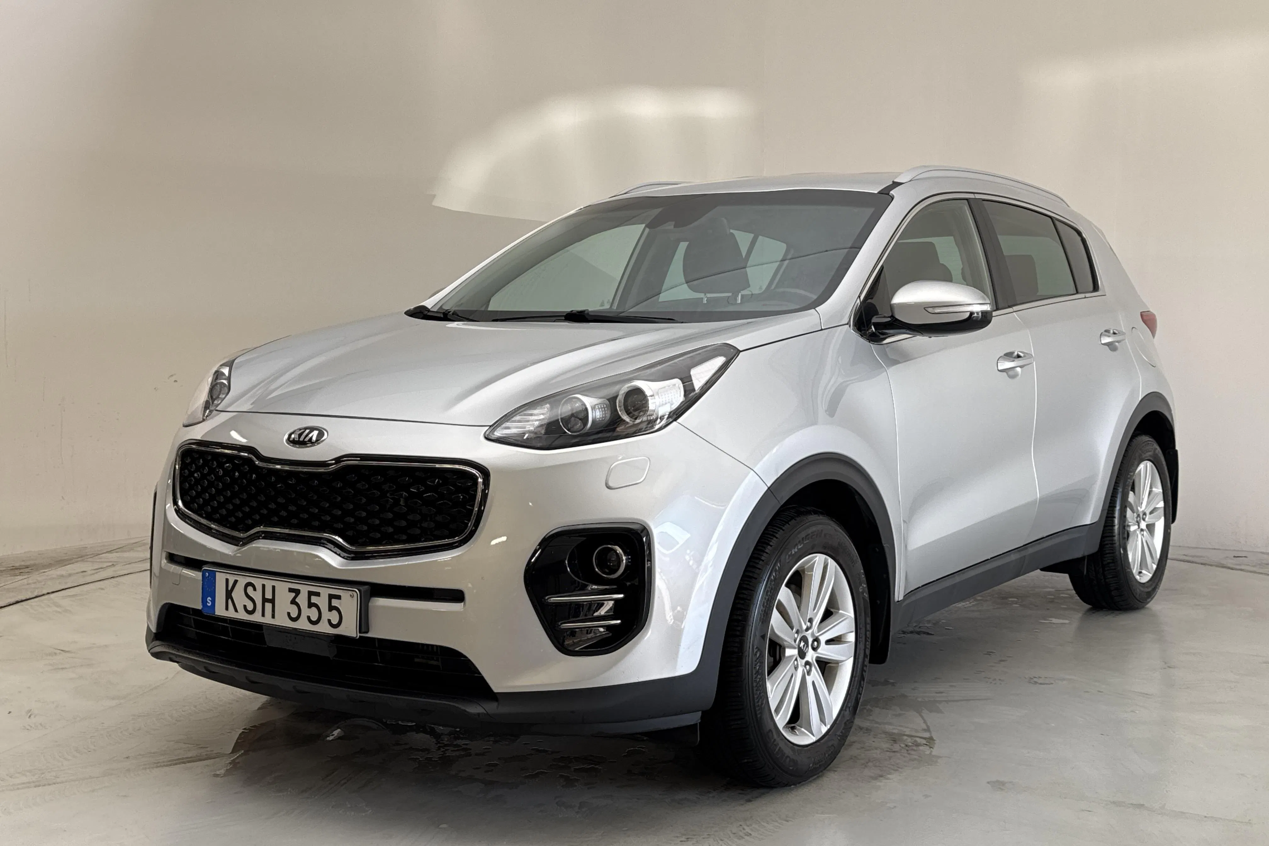 Presentation photo 1 of 14: KIA Sportage 1.7 CRDi 2WD (115hk) - 78 460 km - Manual - gray - 2016