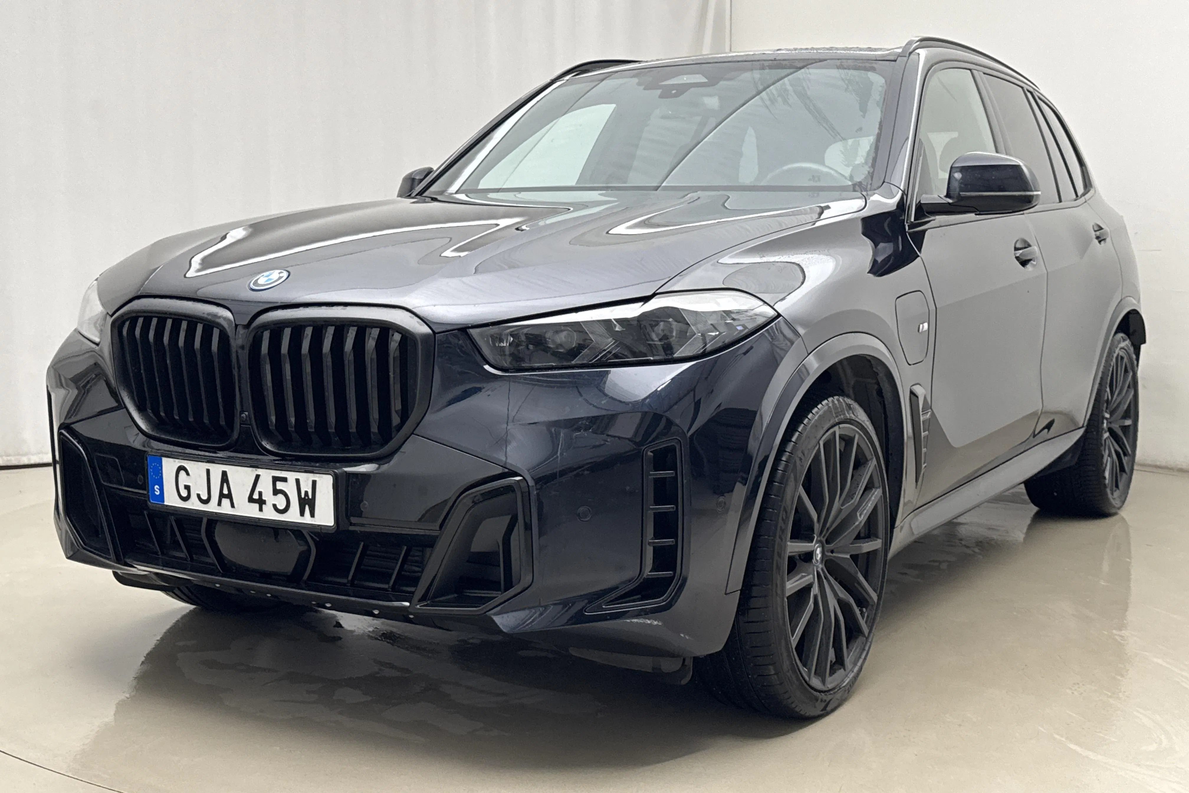 Presentationsfoto 1 av 23: BMW X5 xDrive50e LCI, G05 (489hk) - 9 465 mil - Automat - svart - 2024