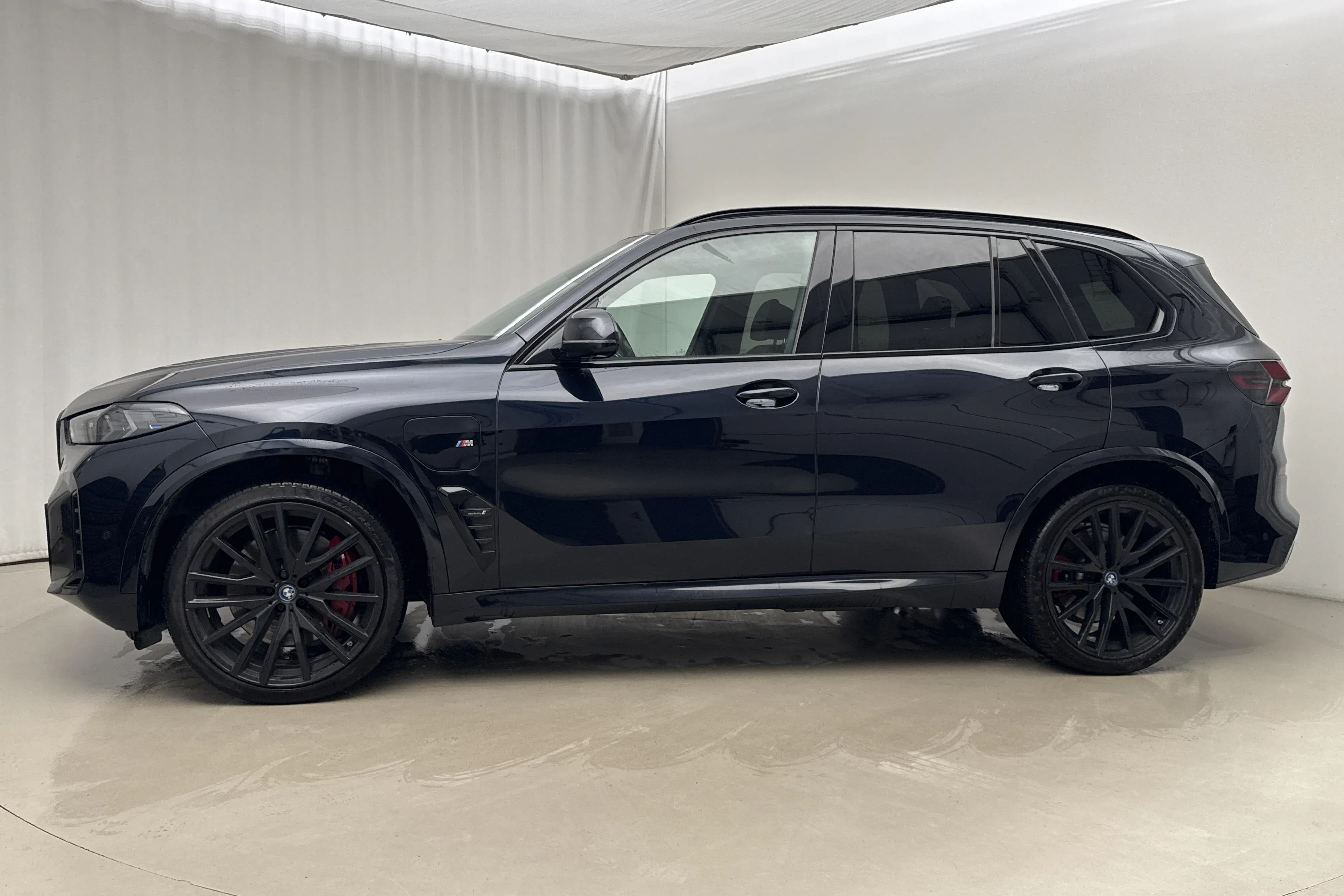 Presentationsfoto 2 av 23: BMW X5 xDrive50e LCI, G05 (489hk) - 9 465 mil - Automat - svart - 2024