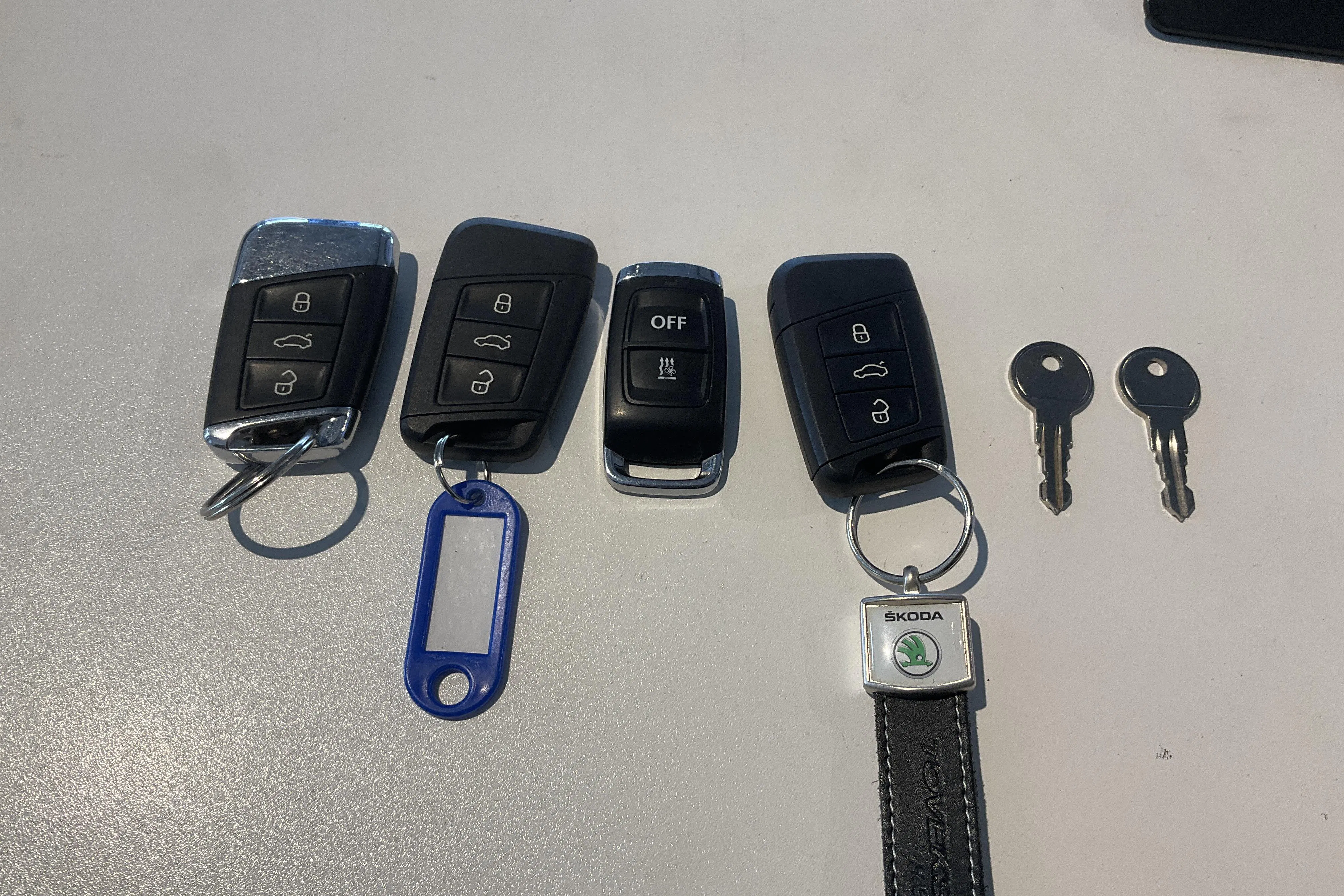 Presentationsfoto 18 av 18: Skoda Superb 2.0 TDI 4x4 Kombi (190hk) - 11 899 mil - Automat - grå - 2017