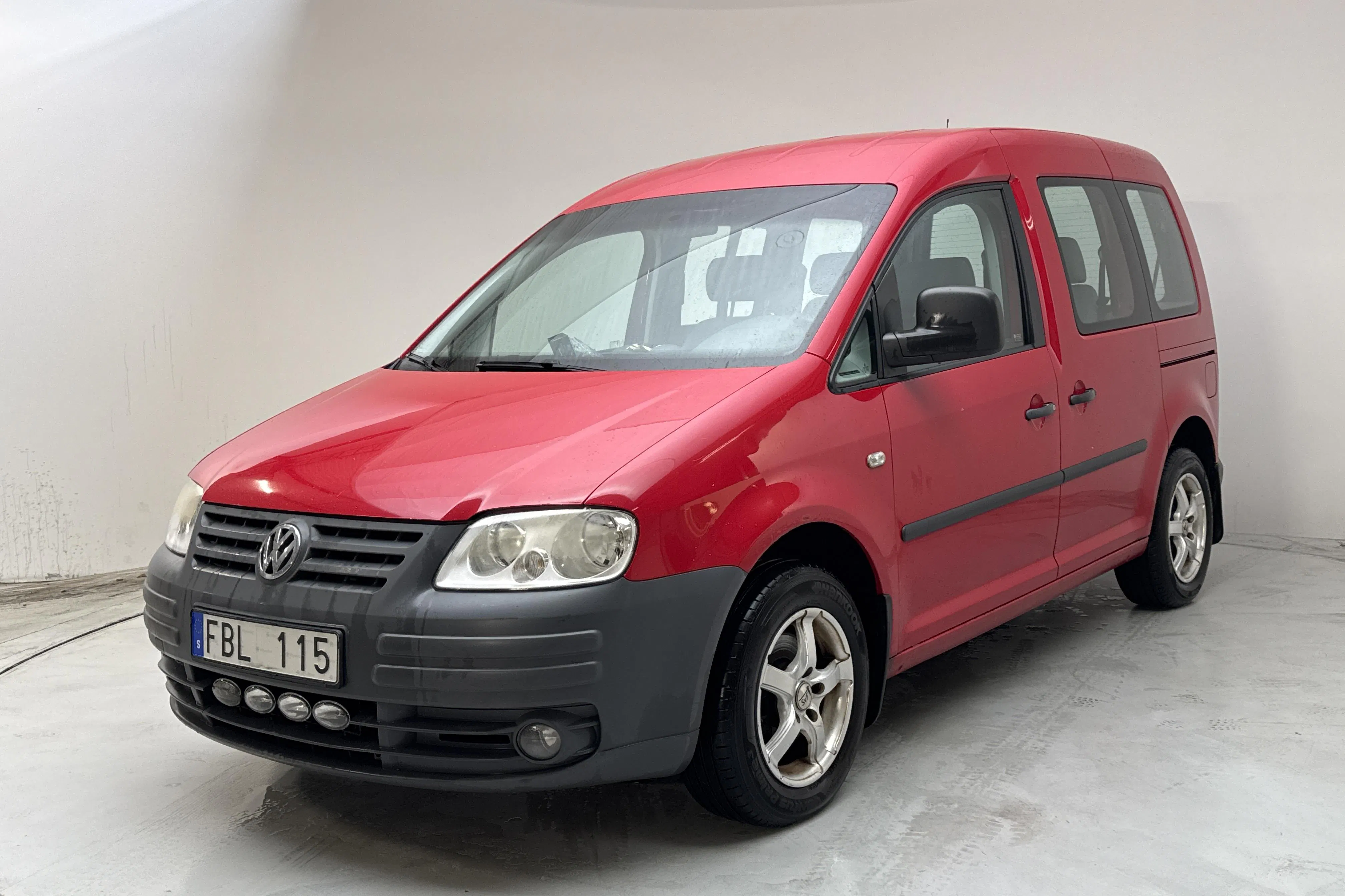 Presentationsfoto 1 av 12: VW Caddy Life 1.9 TDI (105hk) - 20 578 mil - Automat - röd - 2007