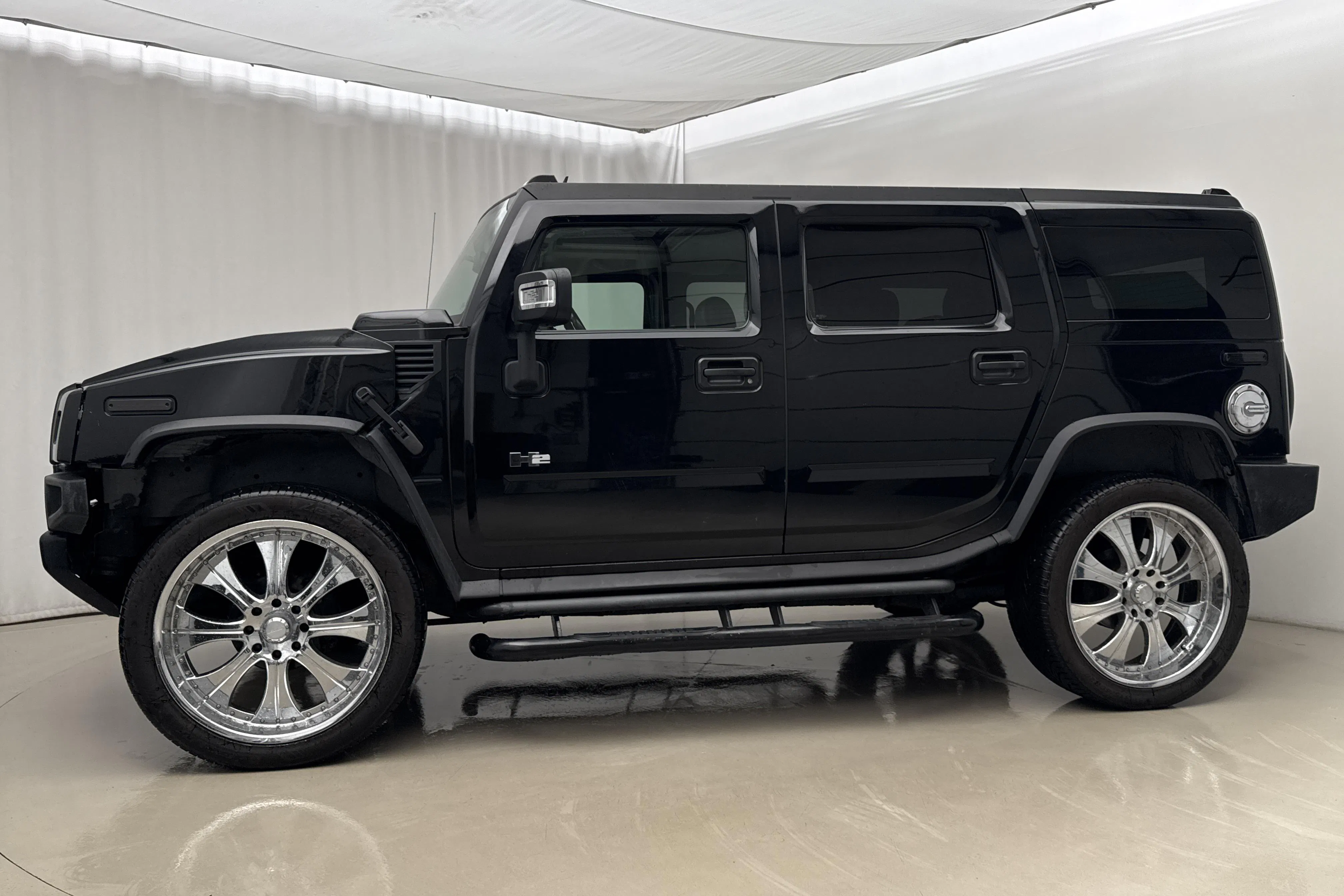 Presentationsfoto 2 av 24: Hummer H2 6.0 V8 (329hk) - 20 669 mil - Automat - svart - 2006