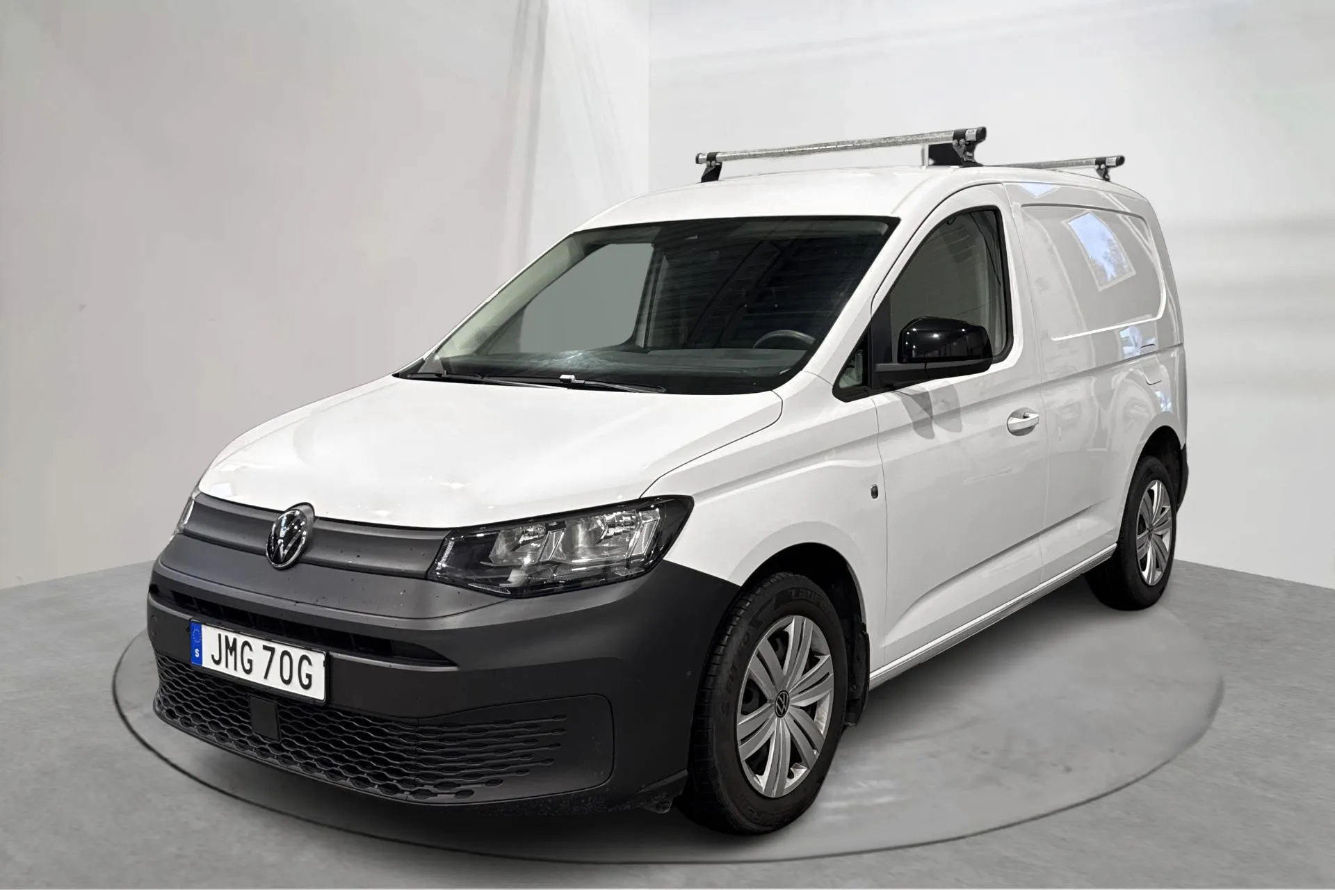 Presentationsfoto 1 av 15: VW Caddy Cargo 2.0 TDI Skåp (75hk) - 6 548 mil - Manuell - vit - 2021