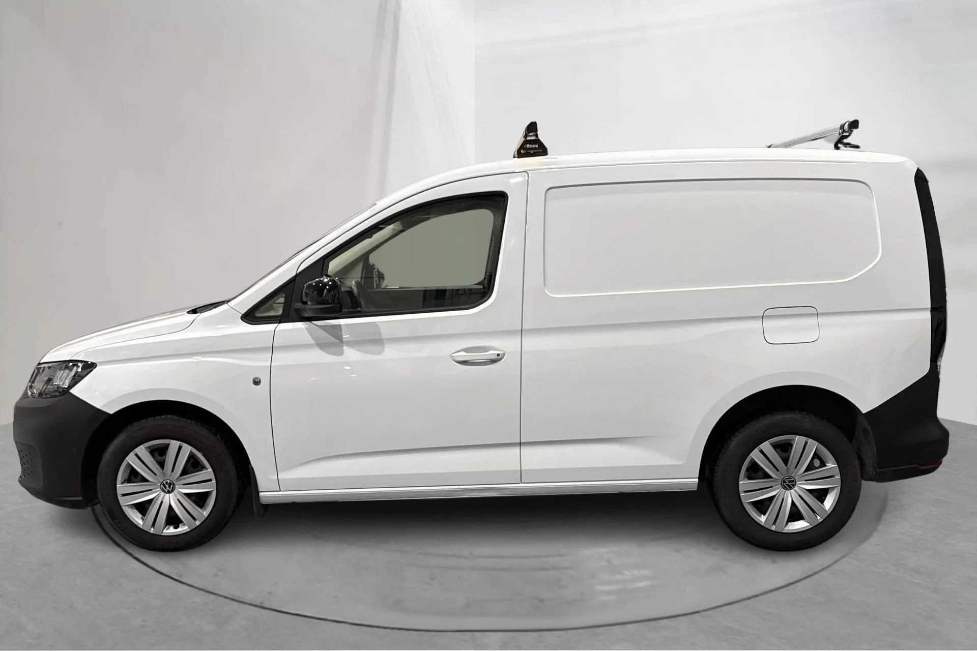 Presentationsfoto 2 av 15: VW Caddy Cargo 2.0 TDI Skåp (75hk) - 6 548 mil - Manuell - vit - 2021