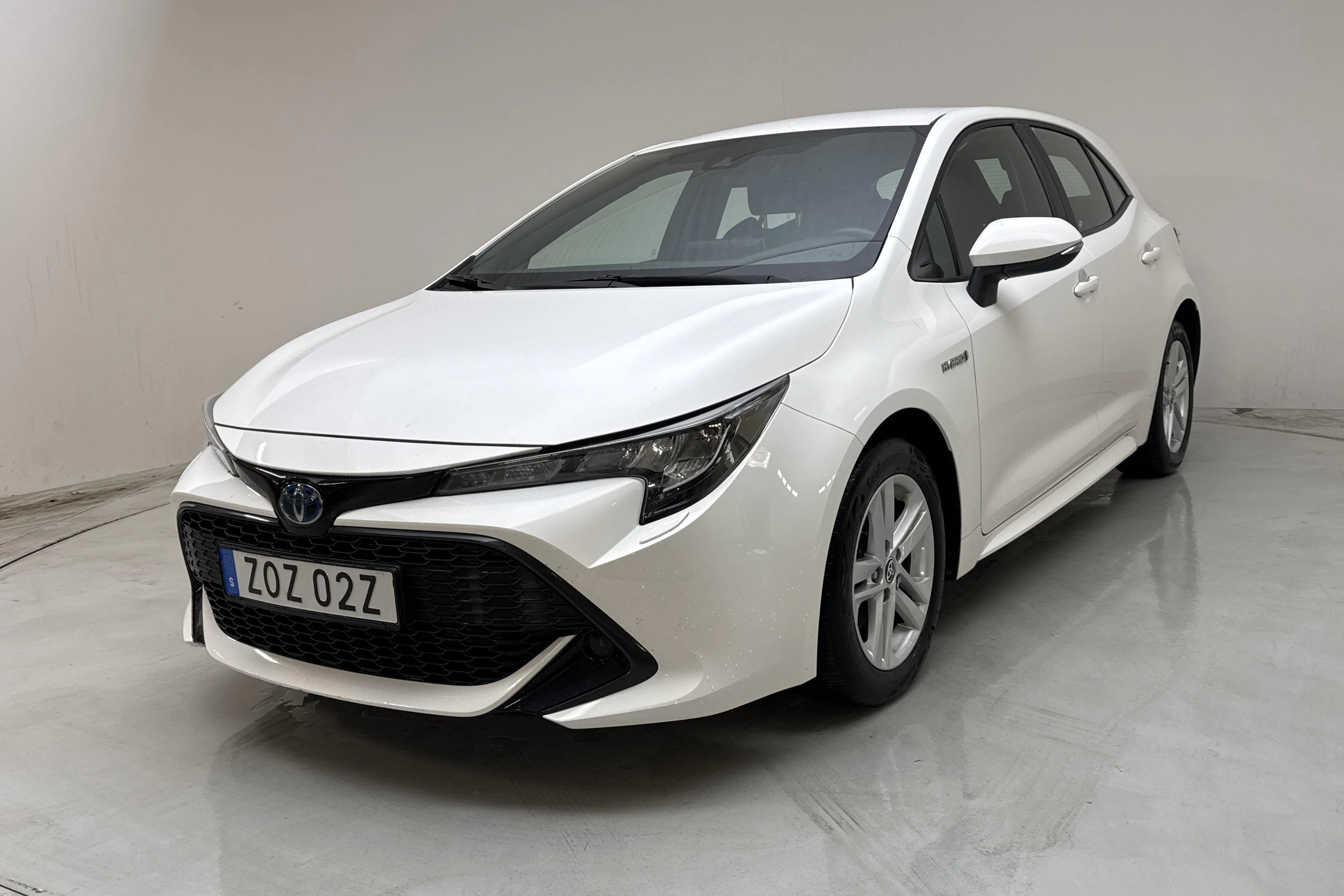 Presentation photo 1 of 13: Toyota Corolla 1.8 Hybrid 5dr (122hk) - 38 810 km - Automatic - white - 2020