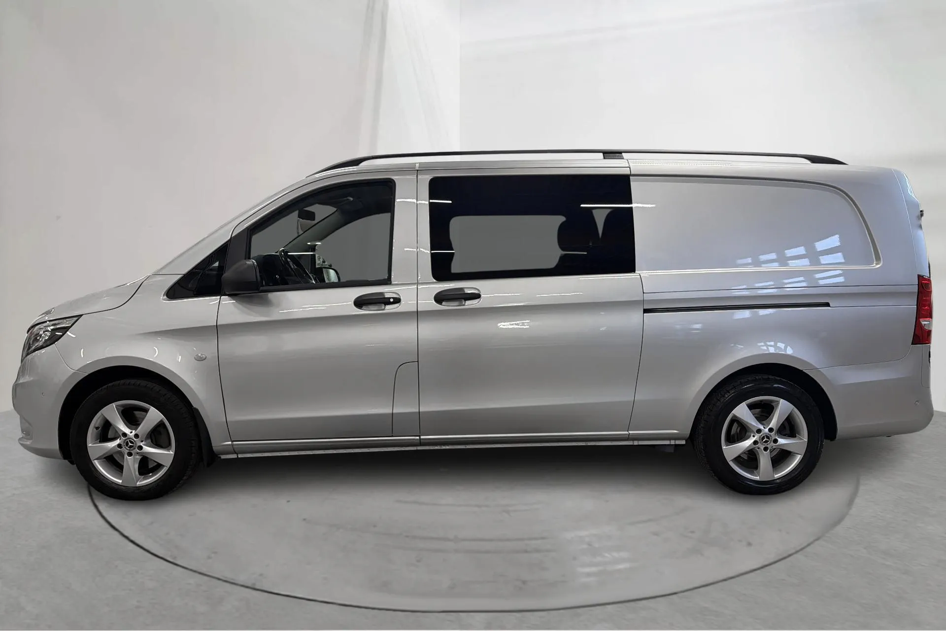 Presentation photo 2 of 15: Mercedes Vito Mixto 116 CDI 4MATIC W447 (163hk) - 190 660 km - Automatic - silver - 2021