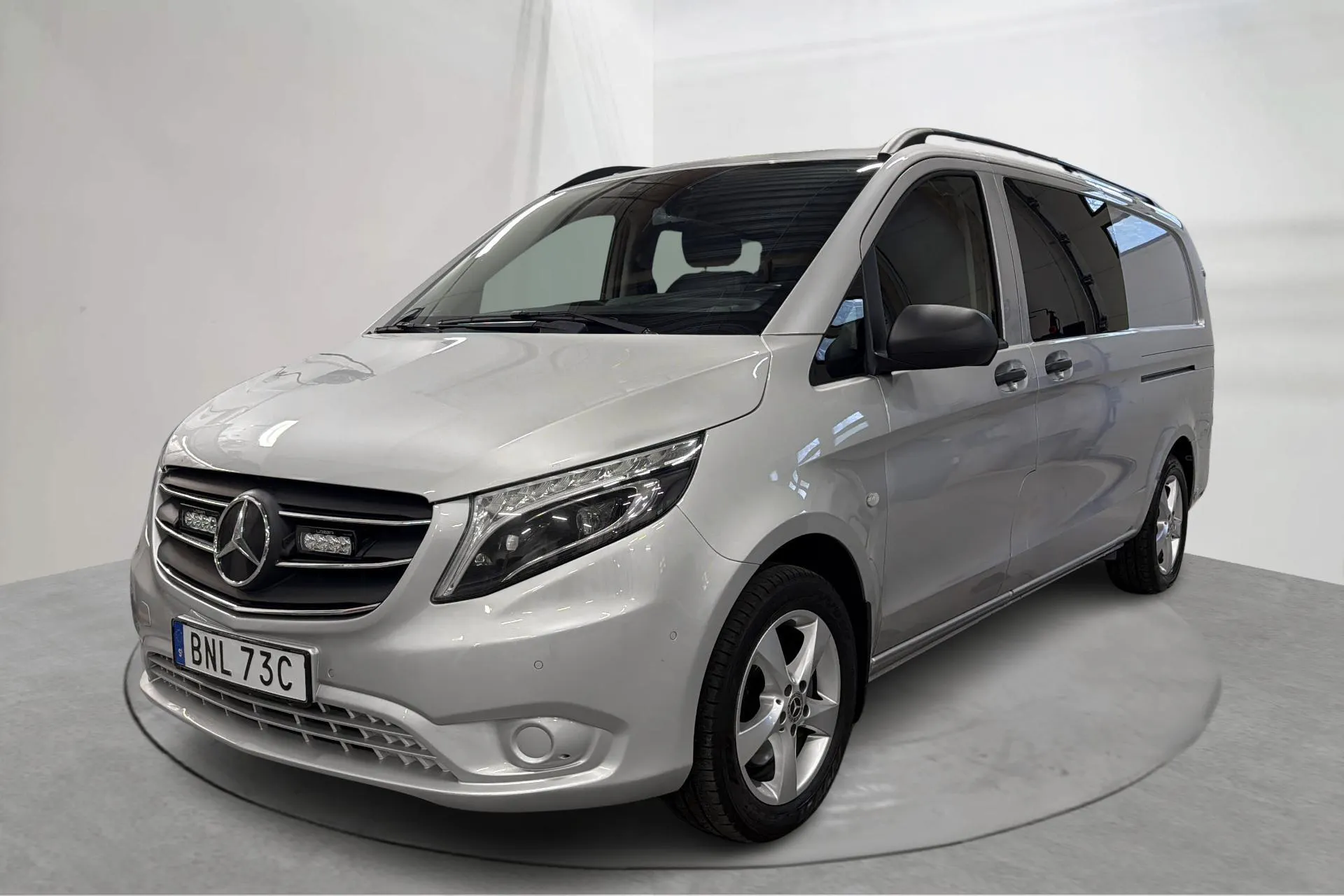 Presentation photo 1 of 15: Mercedes Vito Mixto 116 CDI 4MATIC W447 (163hk) - 190 660 km - Automatic - silver - 2021