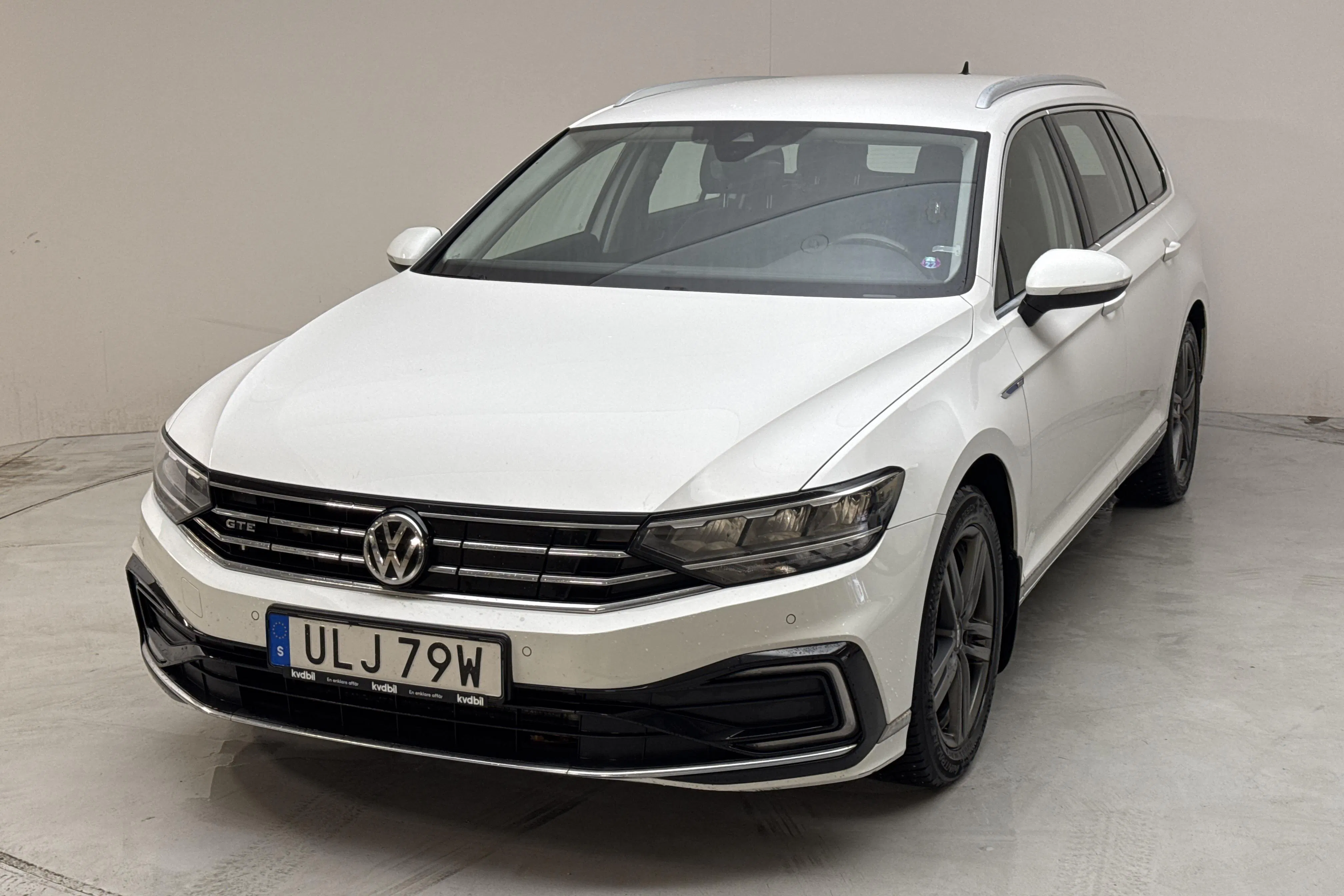 Presentation photo 1 of 17: VW Passat 1.4 GTE Sportscombi (218hk) - 197 550 km - Automatic - white - 2020