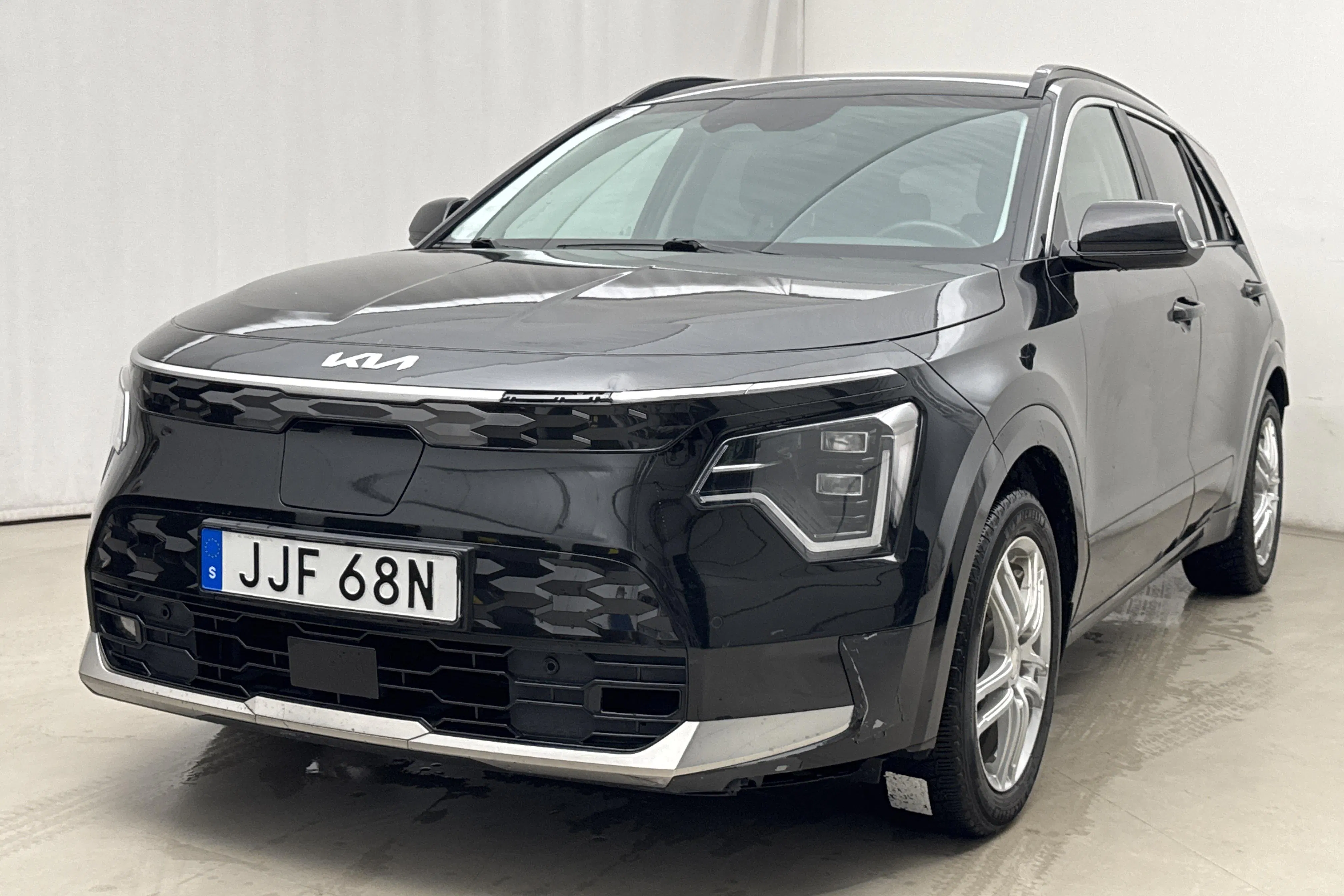 Presentationsfoto 1 av 19: KIA Niro EV 65kWh (204hk) - 12 242 mil - Automat - svart - 2023