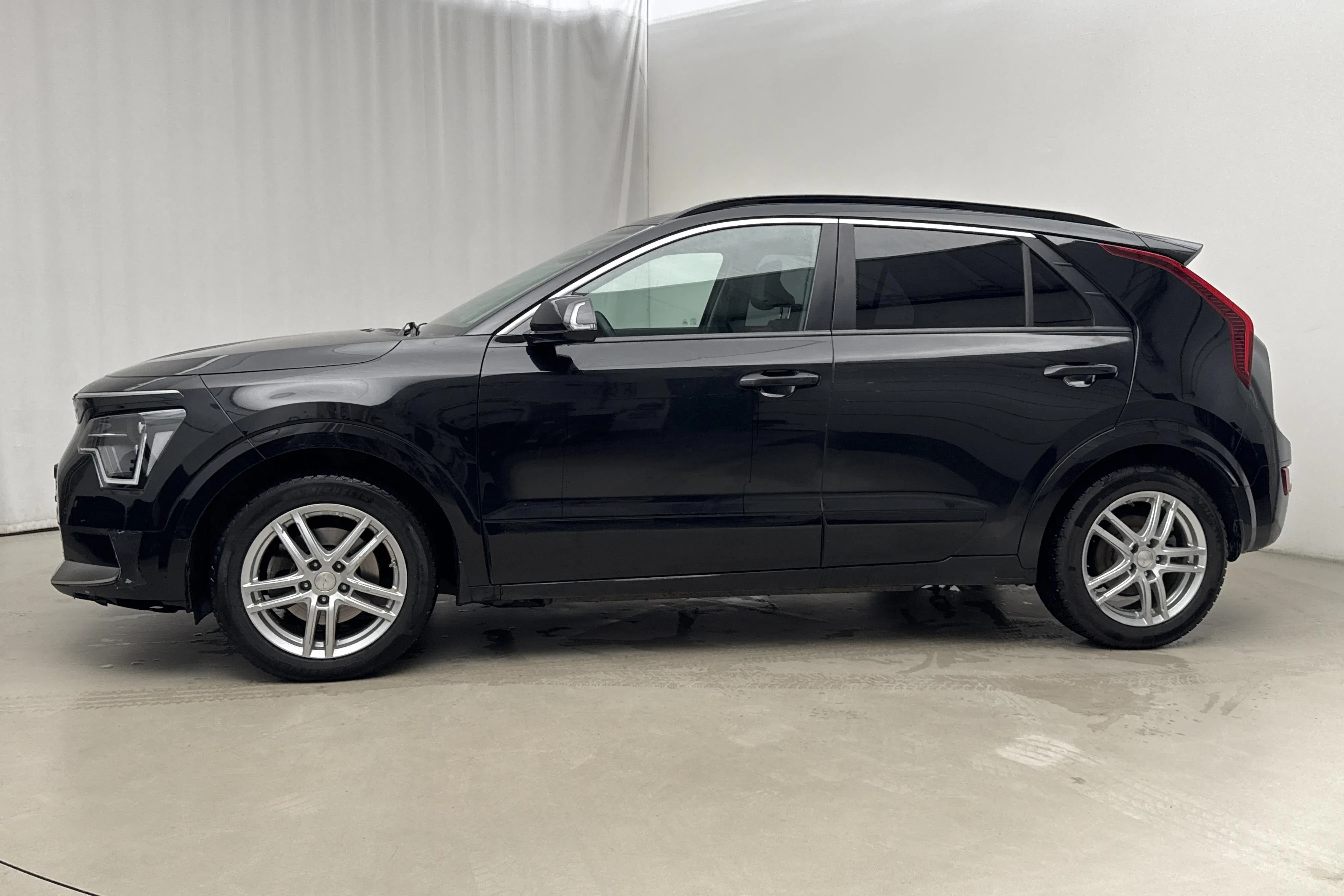 Presentationsfoto 2 av 19: KIA Niro EV 65kWh (204hk) - 12 242 mil - Automat - svart - 2023