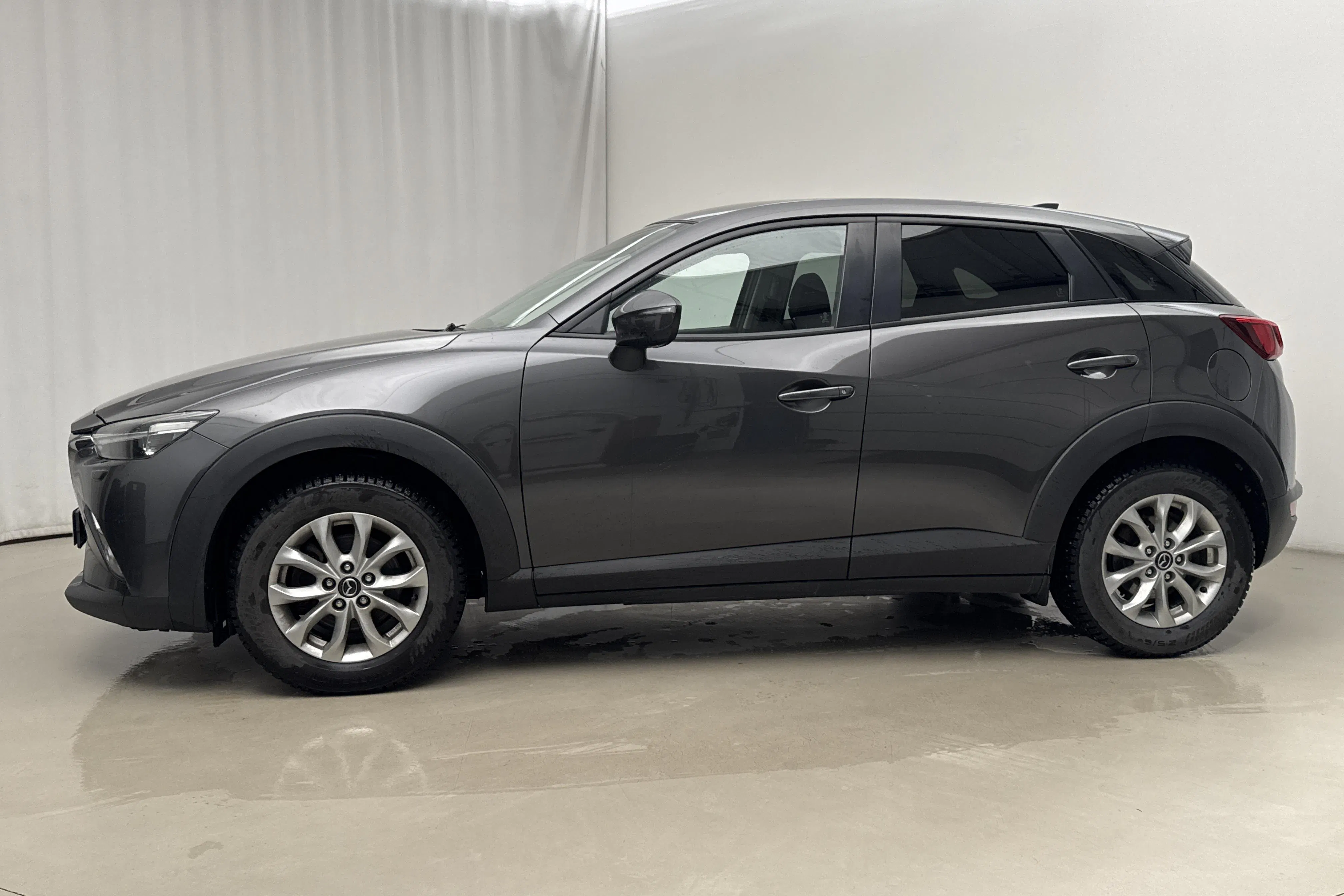 Presentation photo 2 of 16: Mazda CX-3 2.0 2WD (120hk) - 126 750 km - Manual - gray - 2017