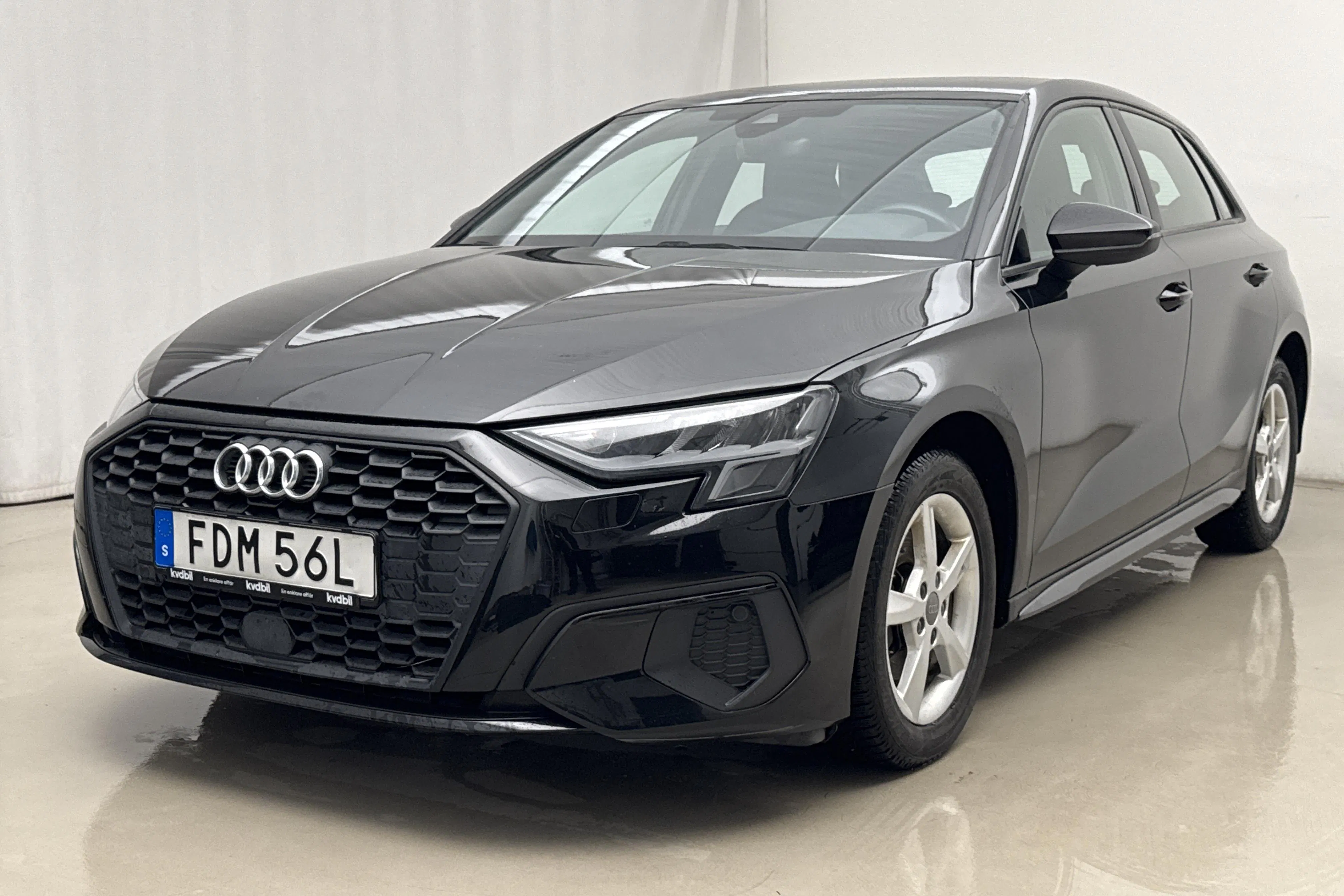 Presentationsfoto 1 av 18: Audi A3 Sportback 35 TFSI (150hk) - 6 002 mil - Automat - svart - 2022