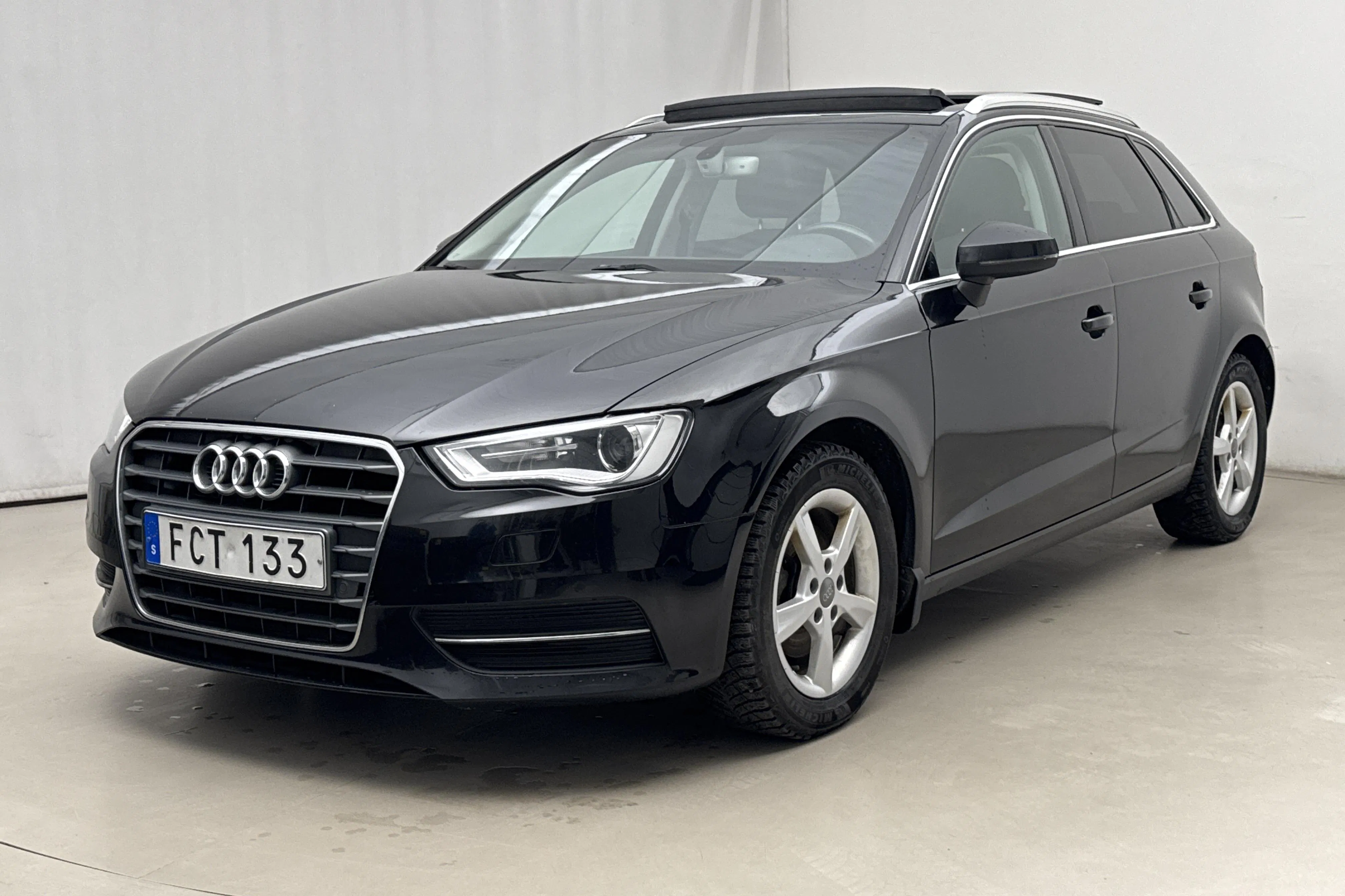 Presentation photo 1 of 18: Audi A3 1.6 TDI Sportback (110hk) - 126 210 km - Automatic - black - 2016