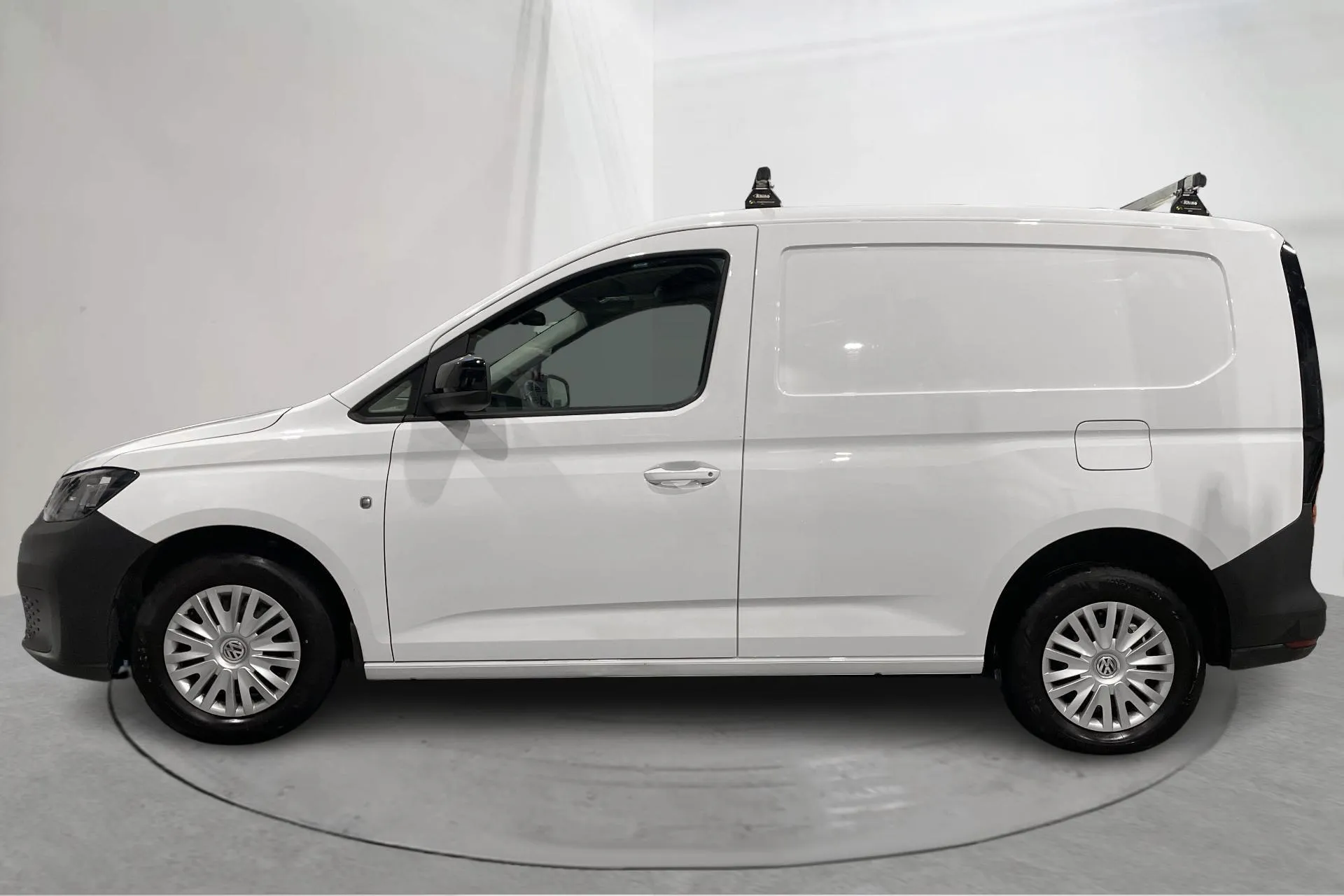 Presentationsfoto 2 av 16: VW Caddy Cargo 2.0 TDI Skåp (75hk) - 4 251 mil - Manuell - vit - 2022