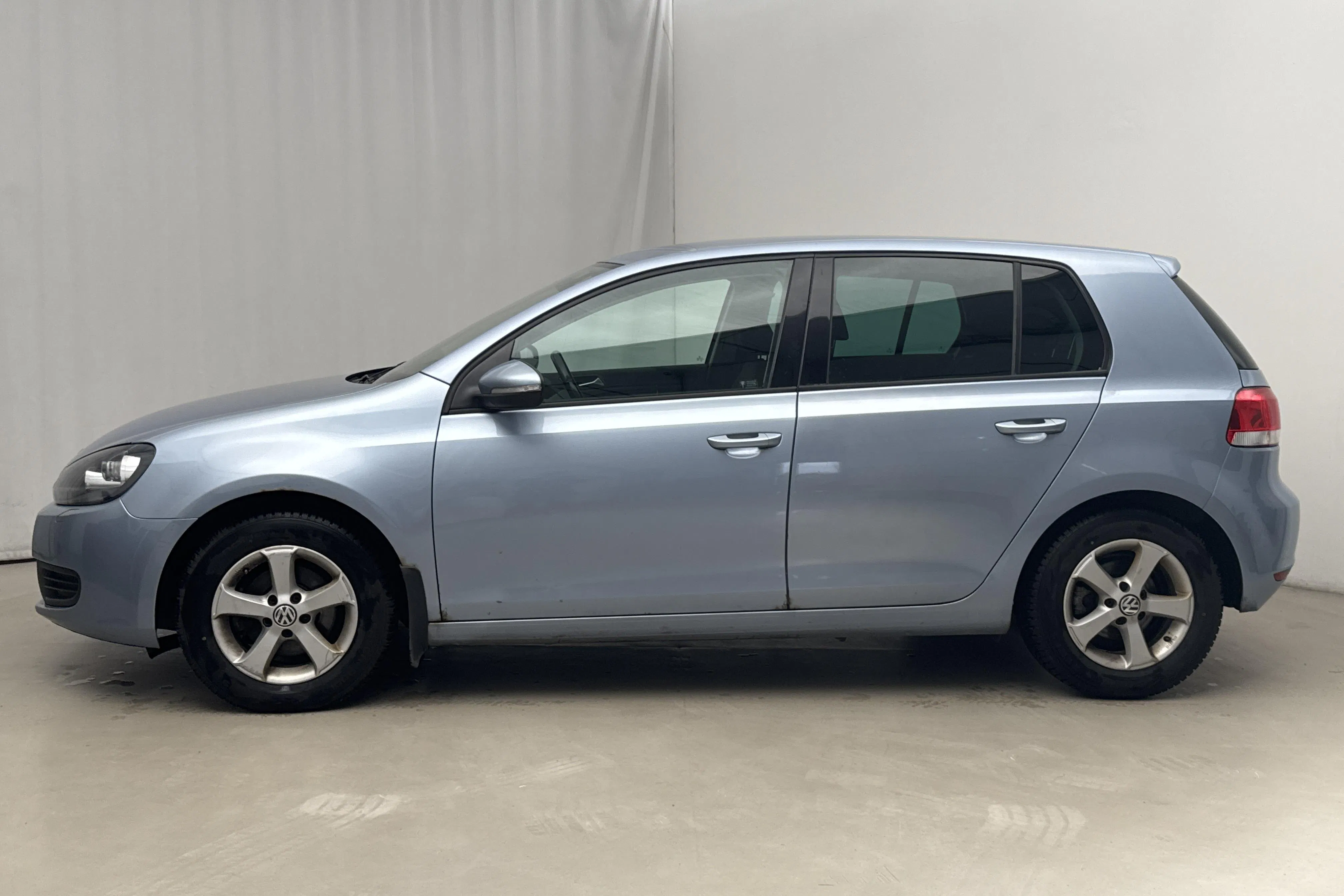Presentation photo 2 of 15: VW Golf VI 1.6 TDI BlueMotion Technology 5dr (105hk) - 202 400 km - Manual - light blue - 2011