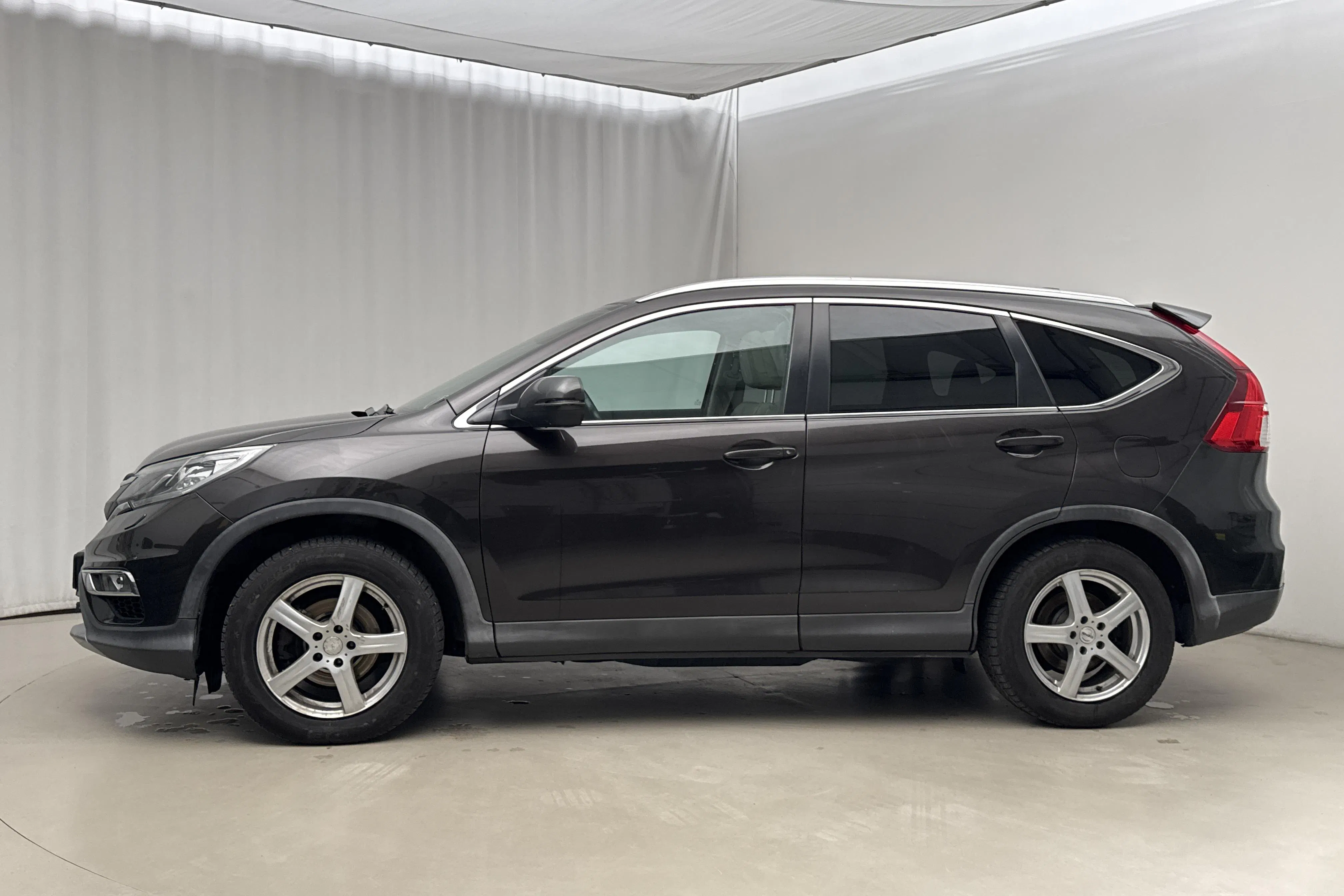 Presentationsfoto 2 av 19: Honda CR-V 1.6 i-DTEC 4WD (160hk) - 26 341 mil - Automat - brun - 2015