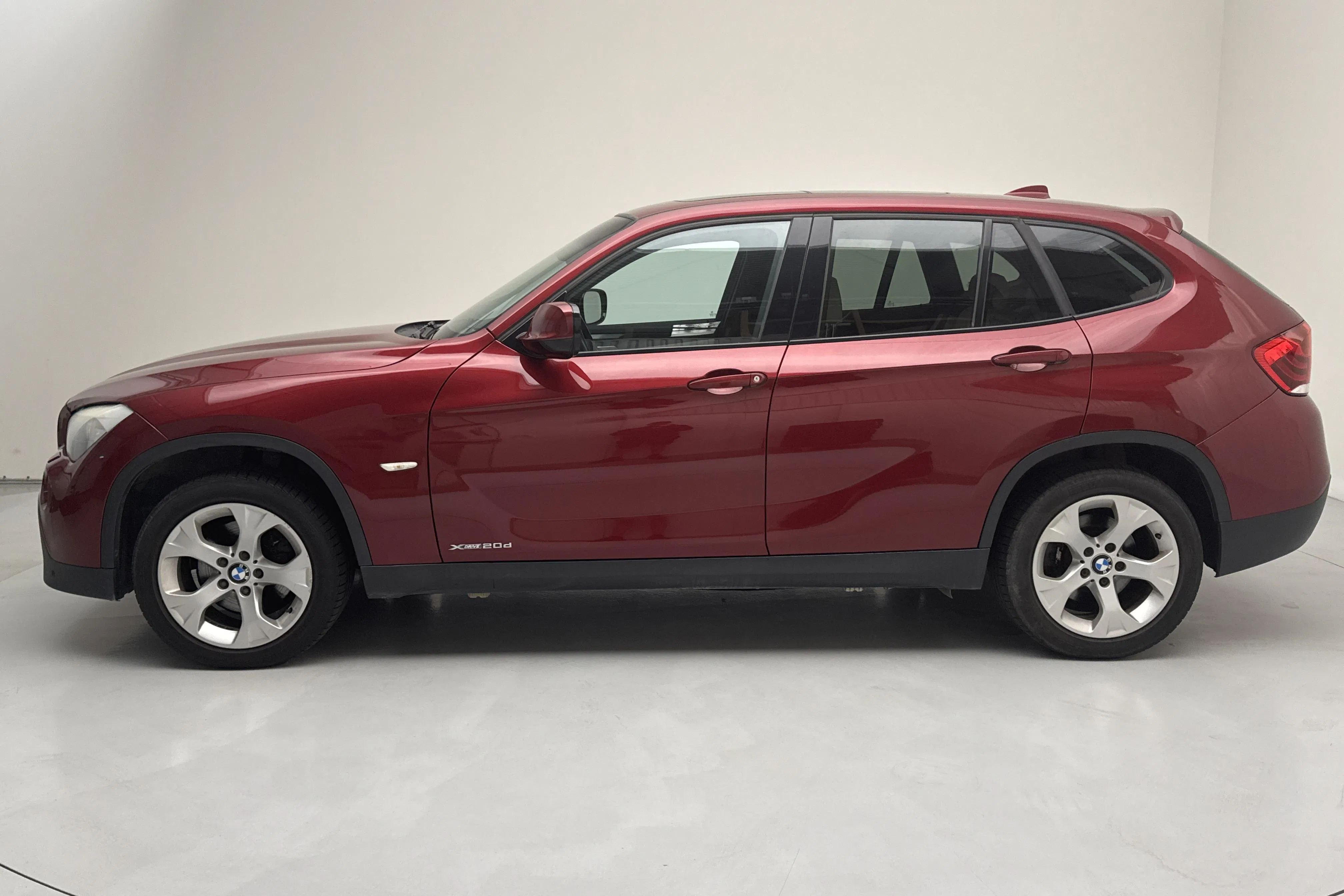 Presentationsfoto 2 av 15: BMW X1 xDrive20d, E84 (177hk) - 8 279 mil - Automat - röd - 2011