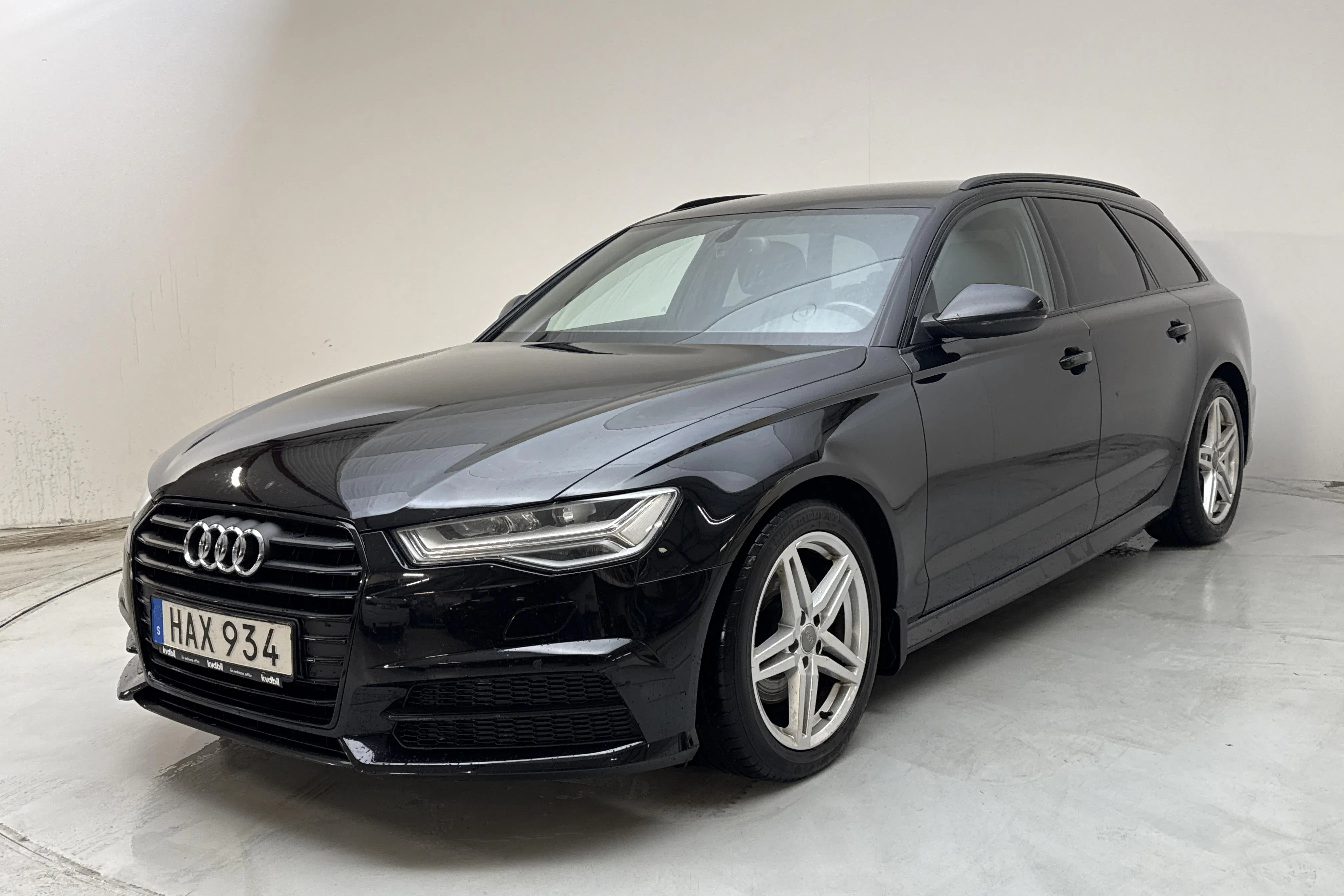Presentationsfoto 1 av 14: Audi A6 2.0 TDI Avant quattro (190hk) - 26 882 mil - Automat - svart - 2018