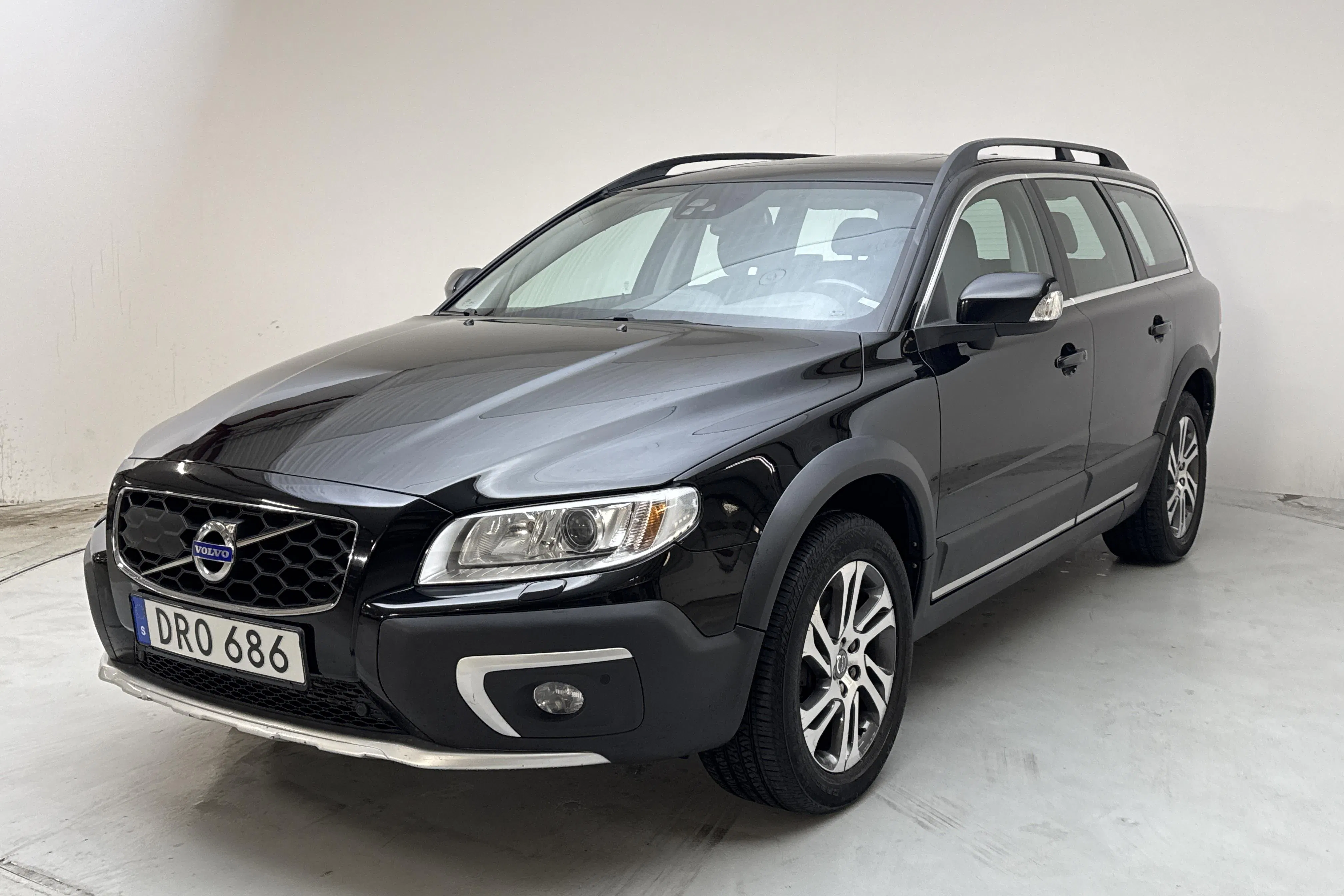 Presentationsfoto 1 av 18: Volvo XC70 II D4 AWD (181hk) - 19 923 mil - Automat - svart - 2015